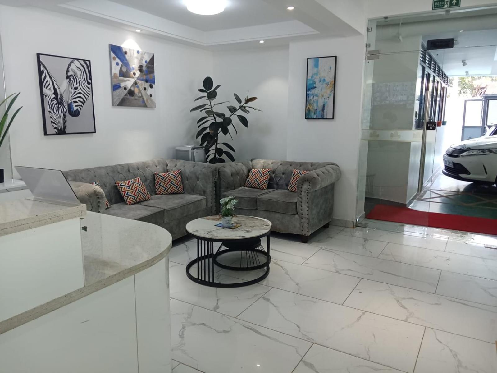 SmartHomes Studio & Golden Mango 1 bed