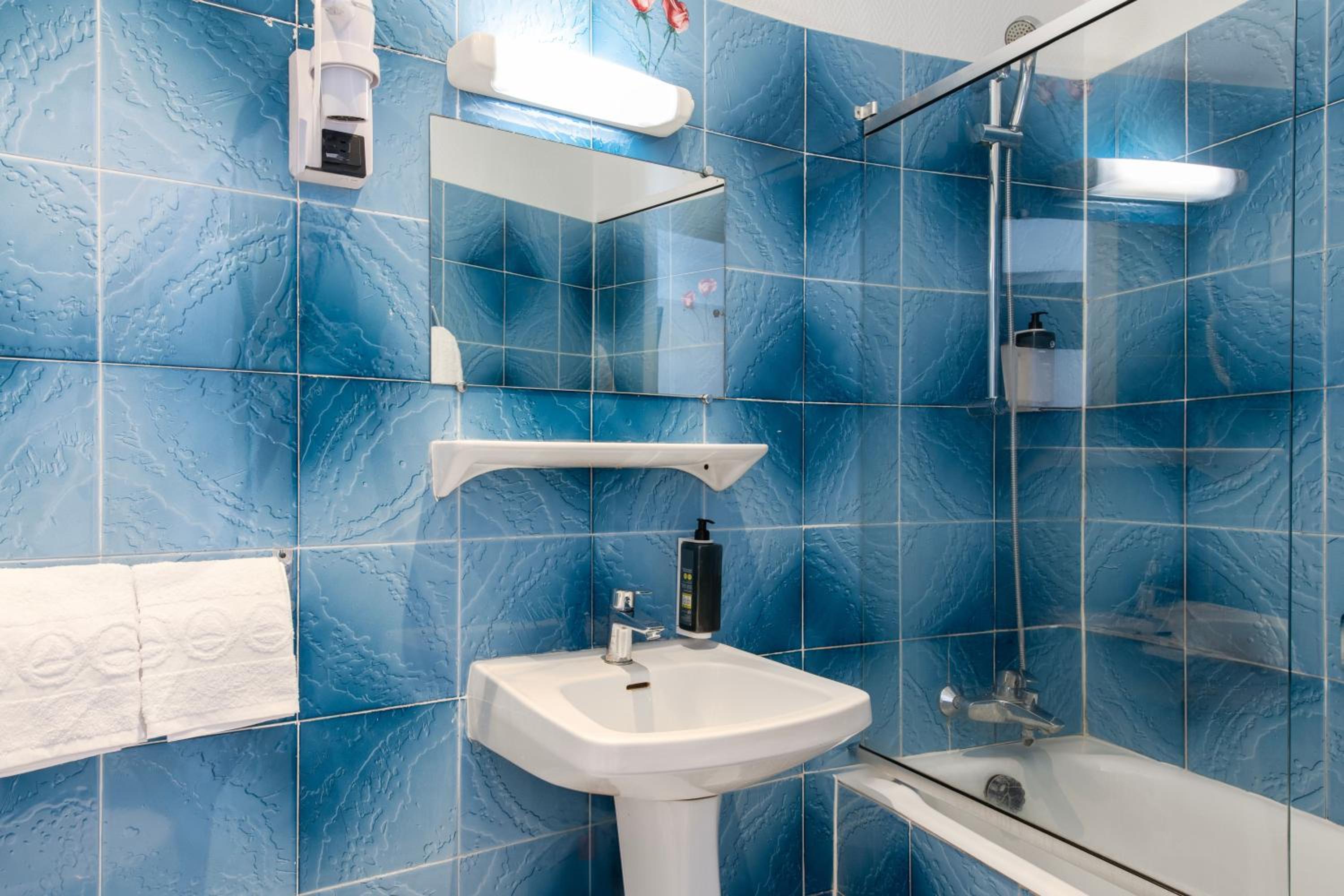 Hôtel Ambassadeur 2