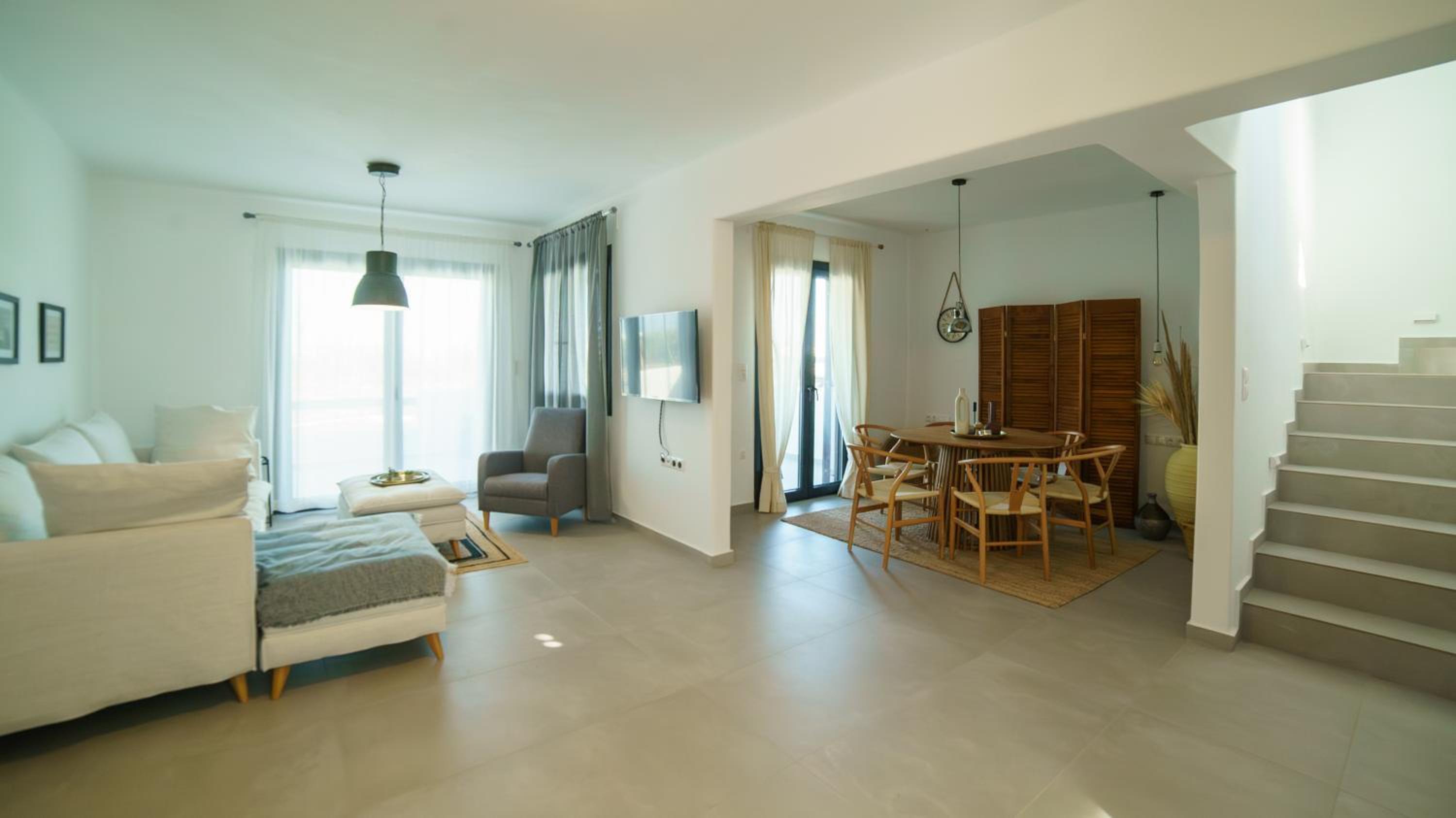 Plaka Divani