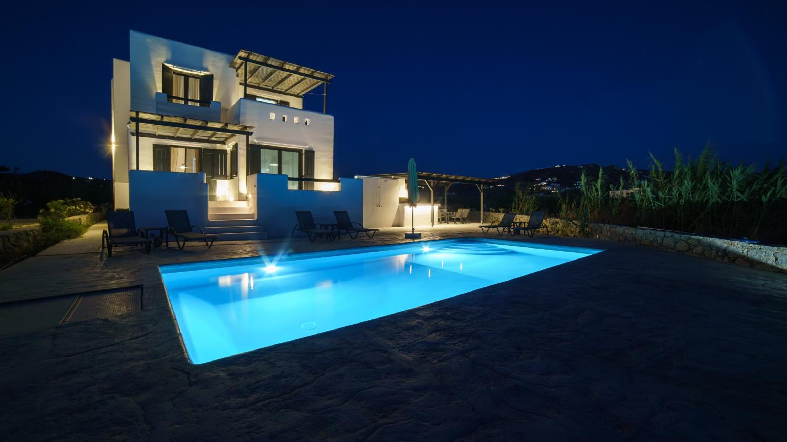 Plaka Divani