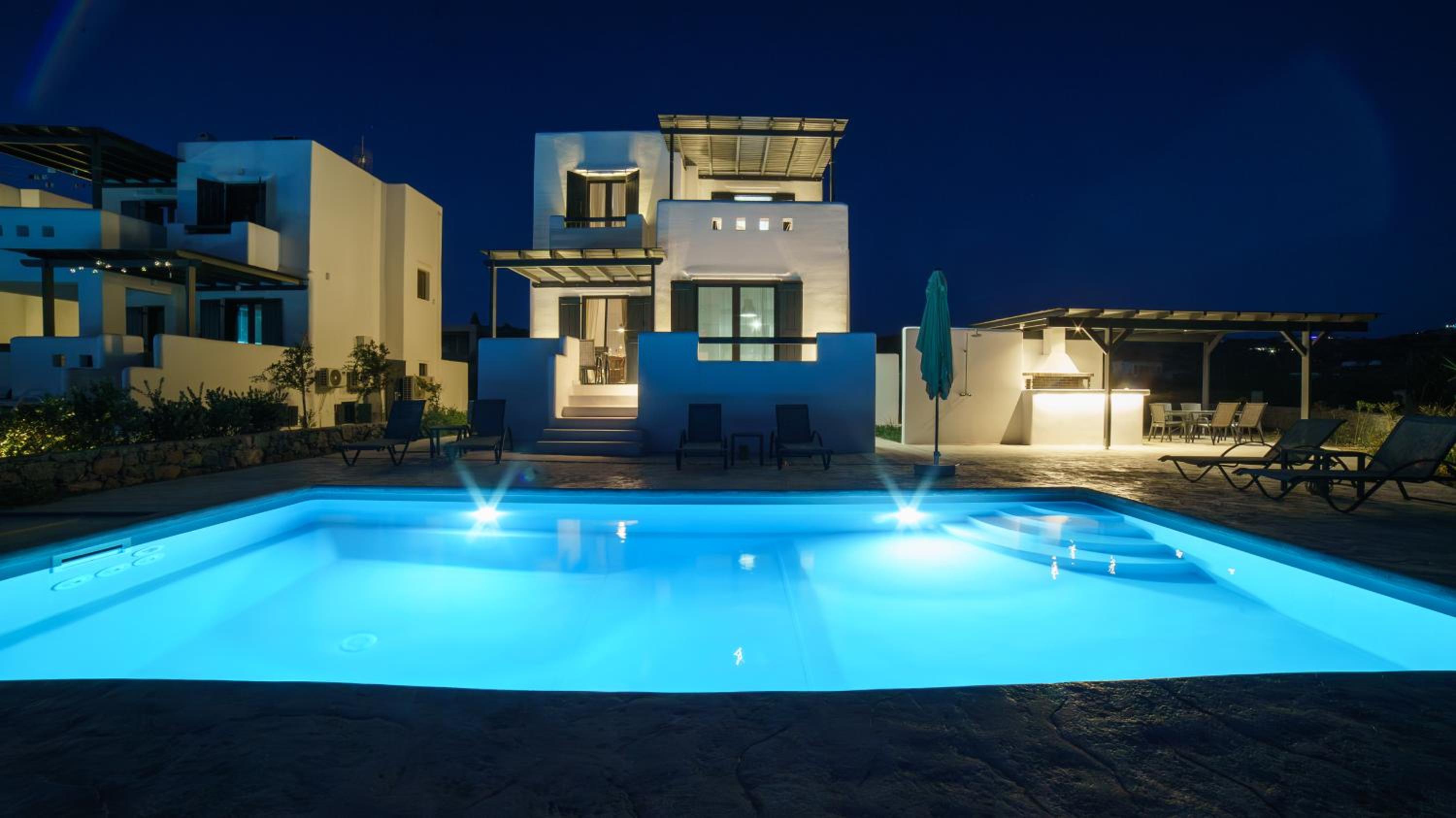 Plaka Divani