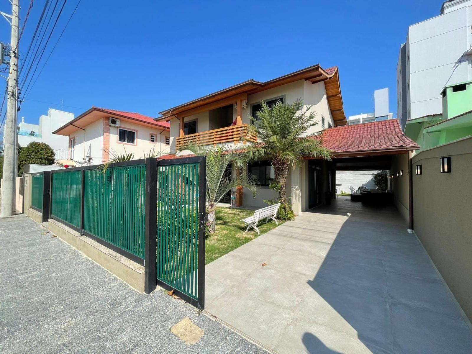 cód 8- Casa espetacular com piscina na praia de Palmas