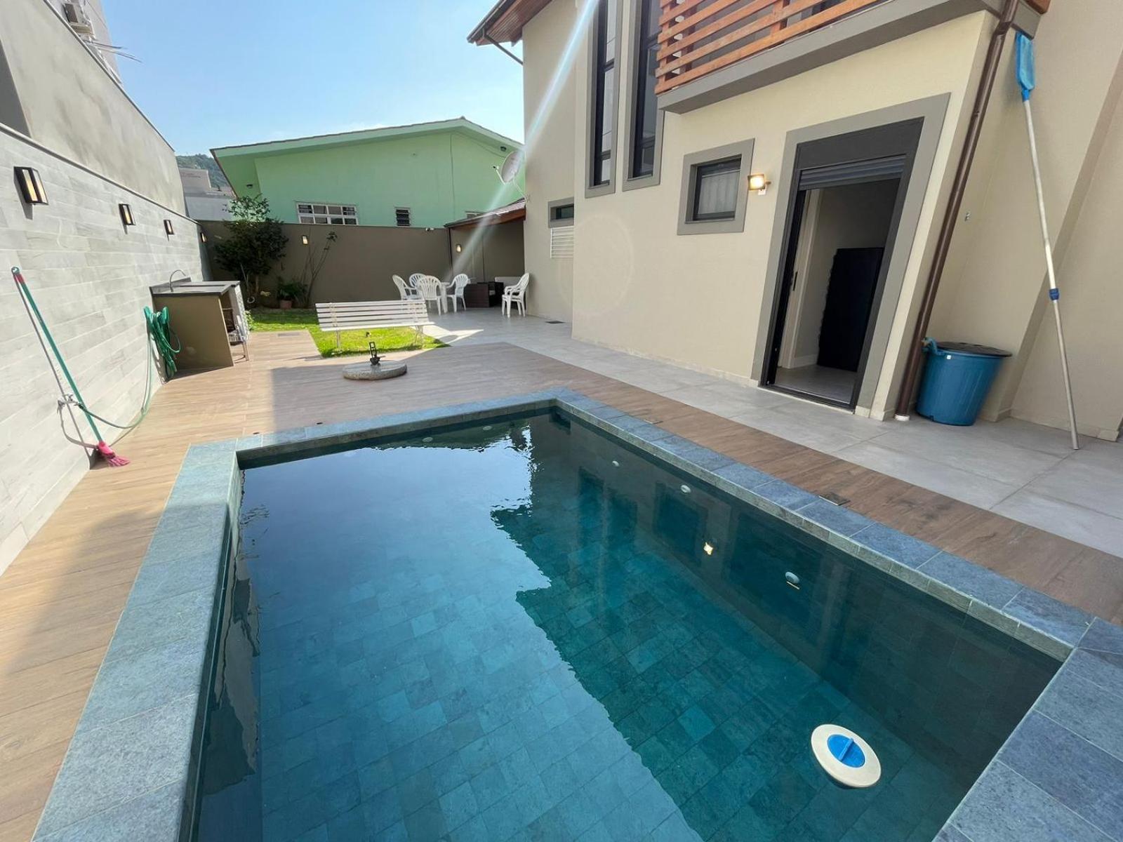 cód 8- Casa espetacular com piscina na praia de Palmas