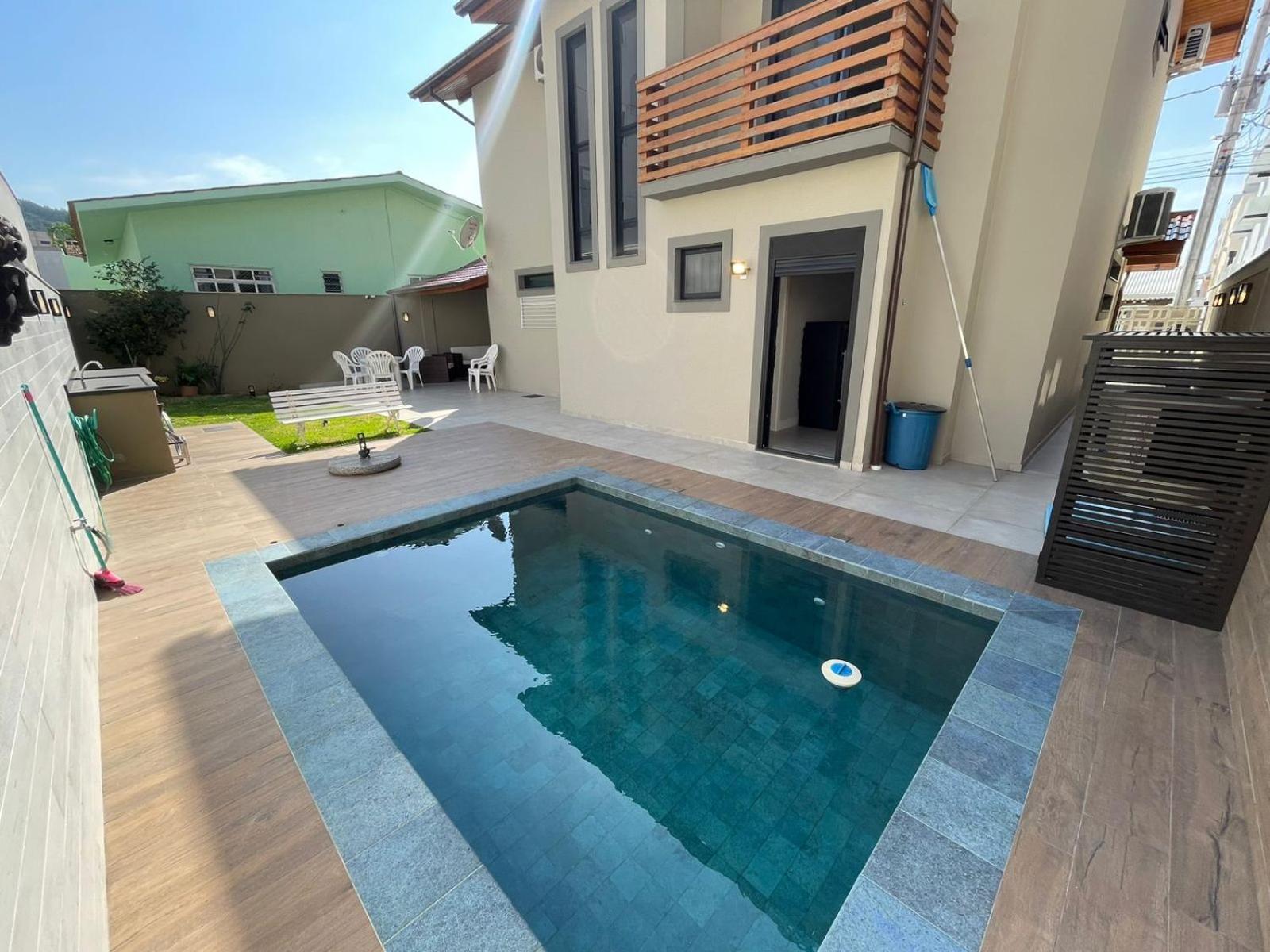 cód 8- Casa espetacular com piscina na praia de Palmas