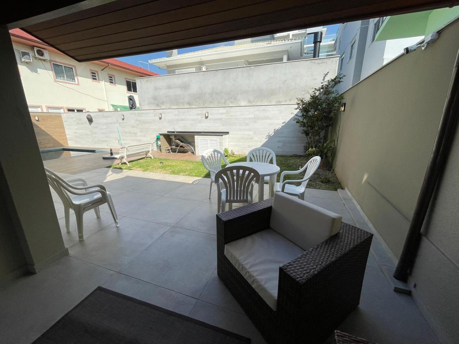 cód 8- Casa espetacular com piscina na praia de Palmas