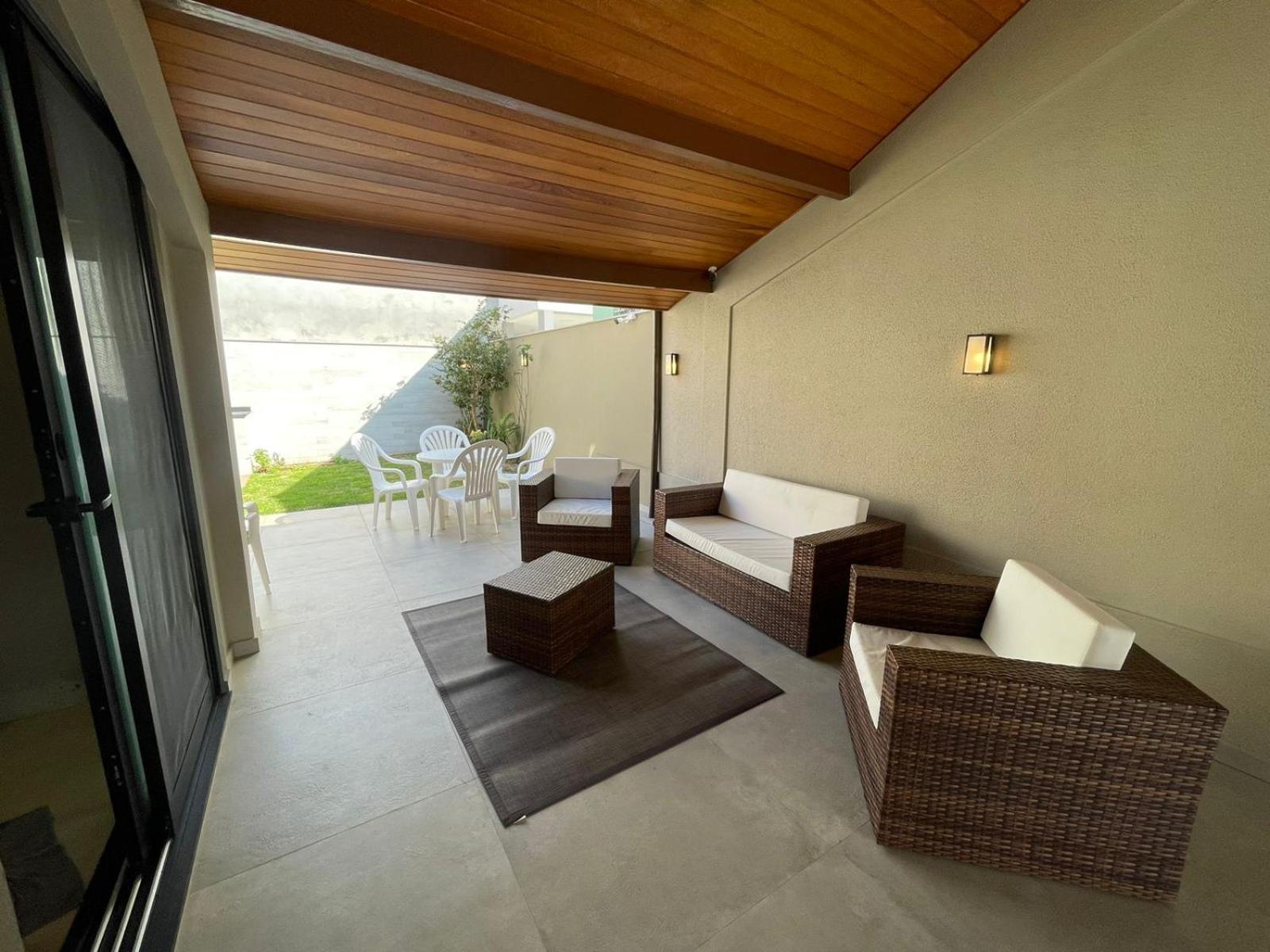 cód 8- Casa espetacular com piscina na praia de Palmas