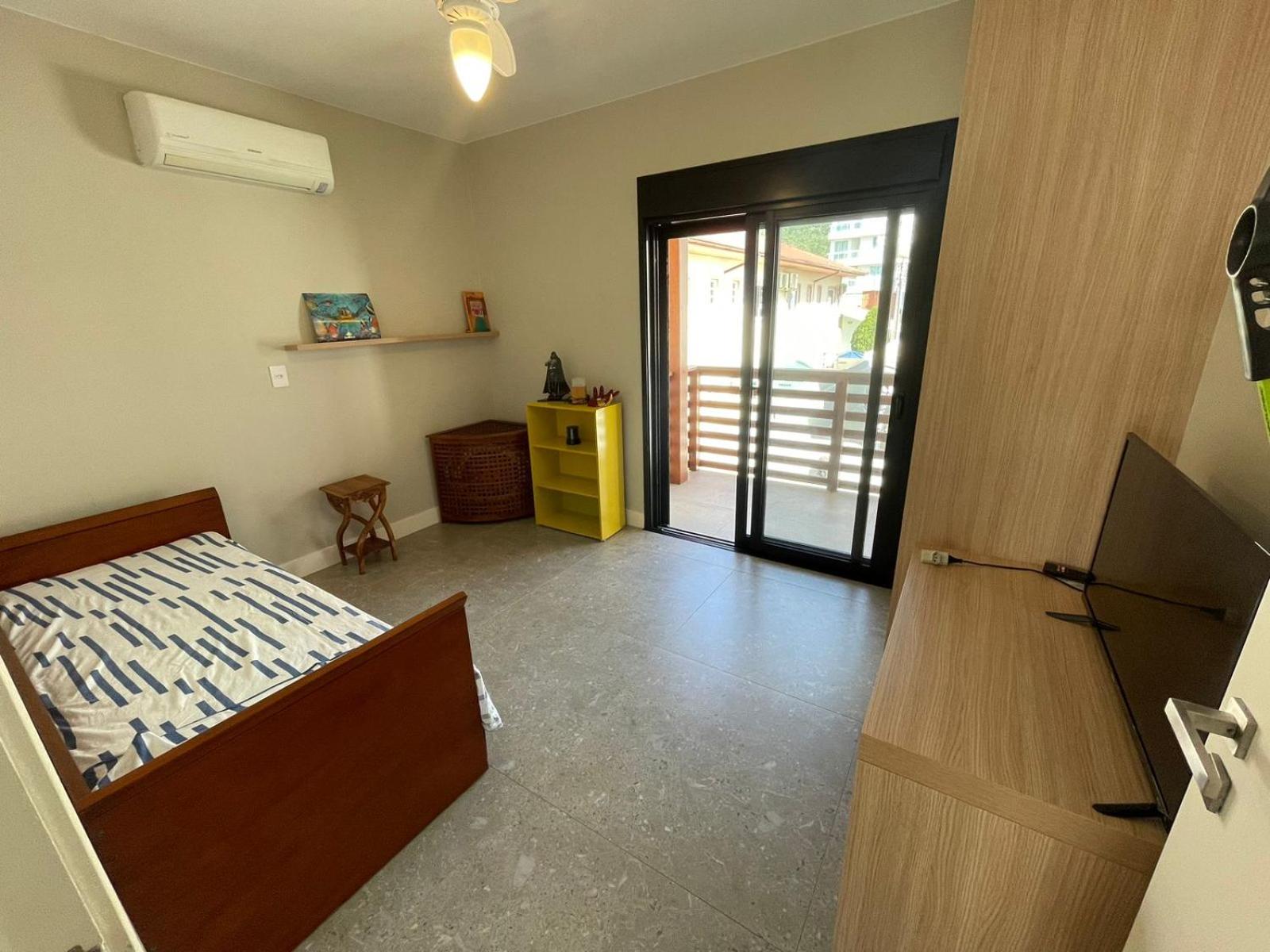 cód 8- Casa espetacular com piscina na praia de Palmas