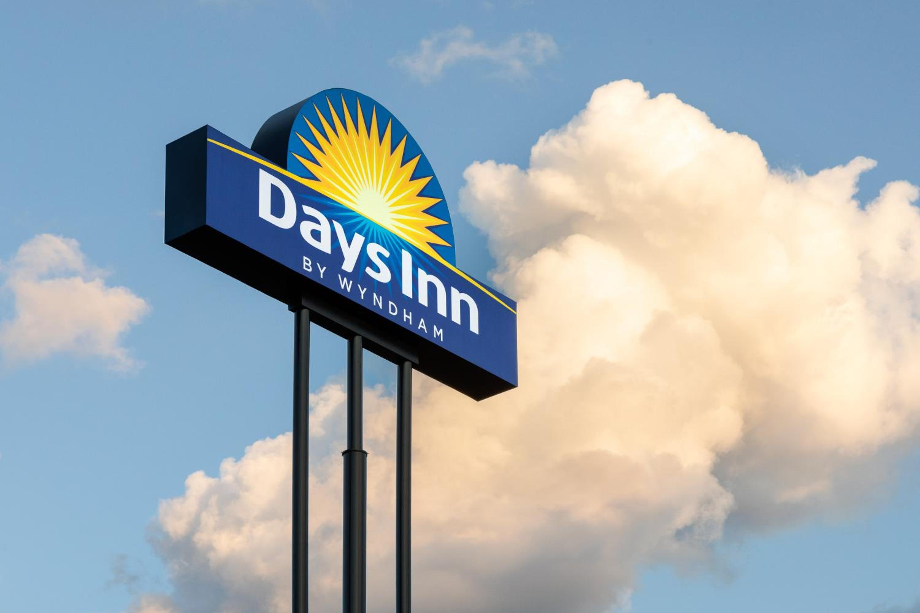 Days Inn by Wyndham Covington view 2