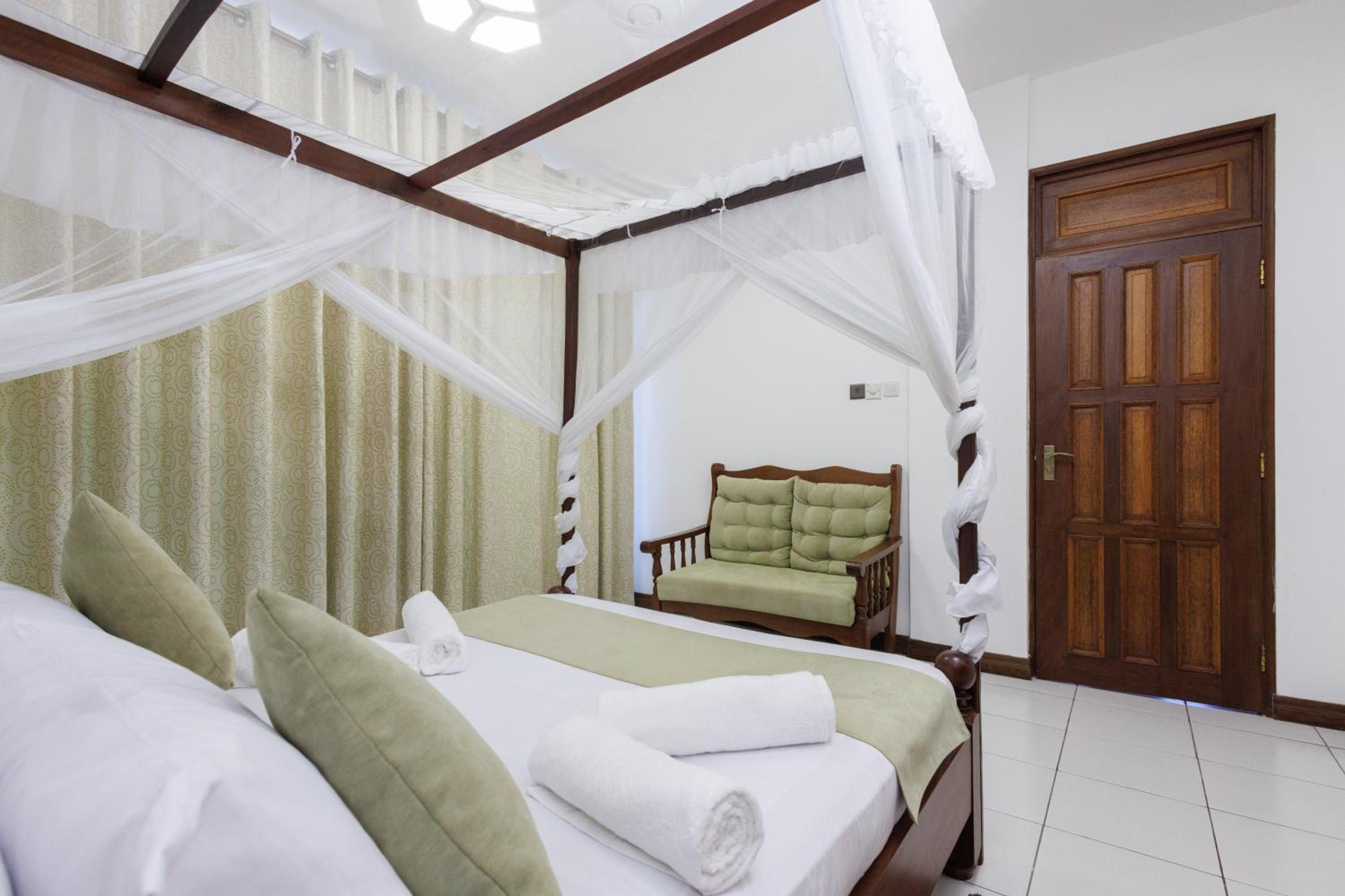 Beachfront Luxurious Apartment