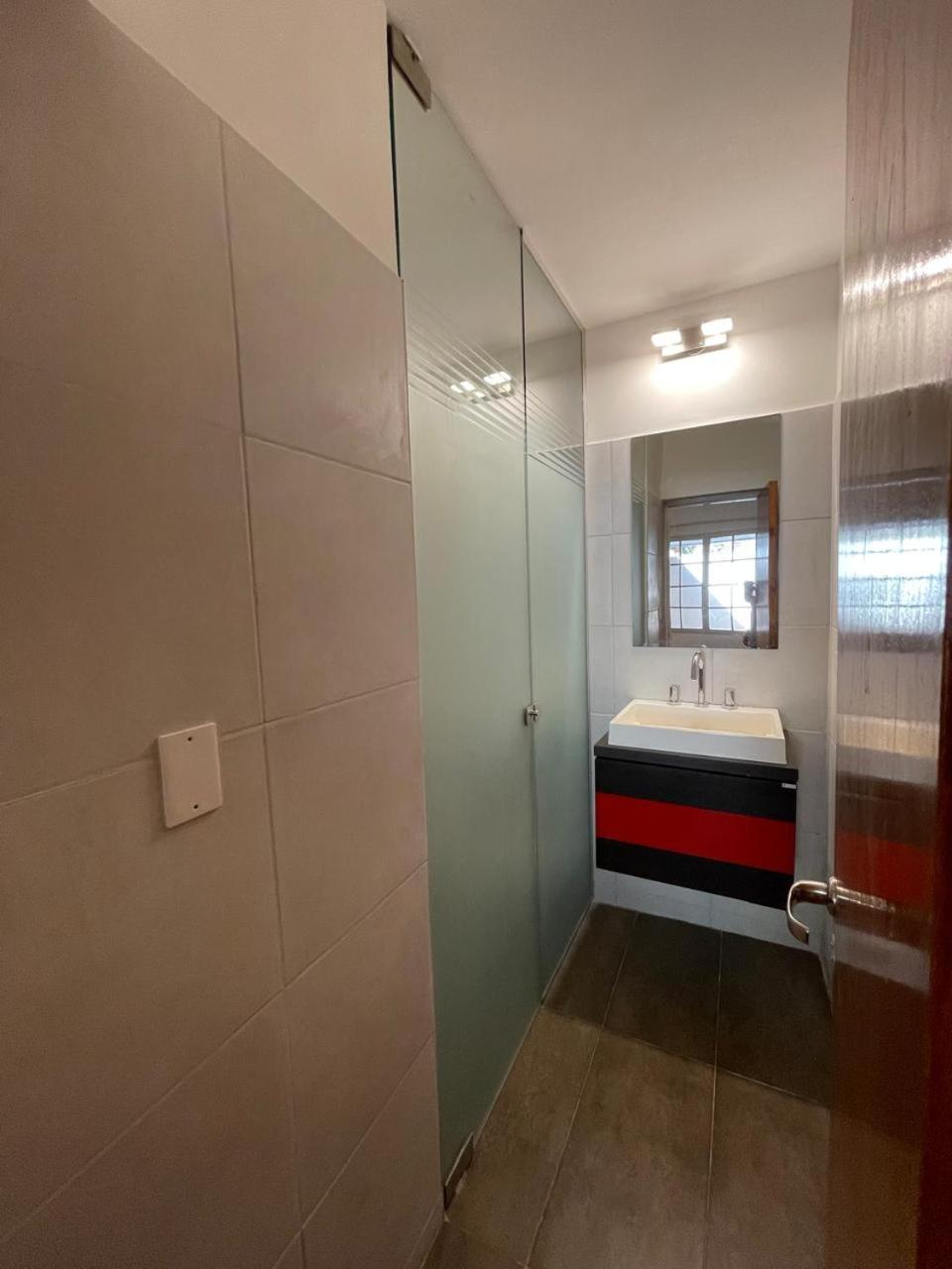 Departamento PB, patio y asador privados - NUEVO SERVICIO Estacionamiento 24hs INCLUIDO, no camioneta- Cerca de hotel Quinto Centenario, Nuevocentro shoppi
