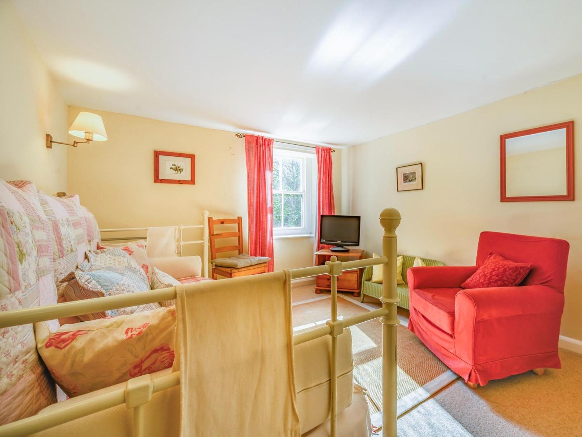 3 Bed in Keswick oc-sz065 view 2
