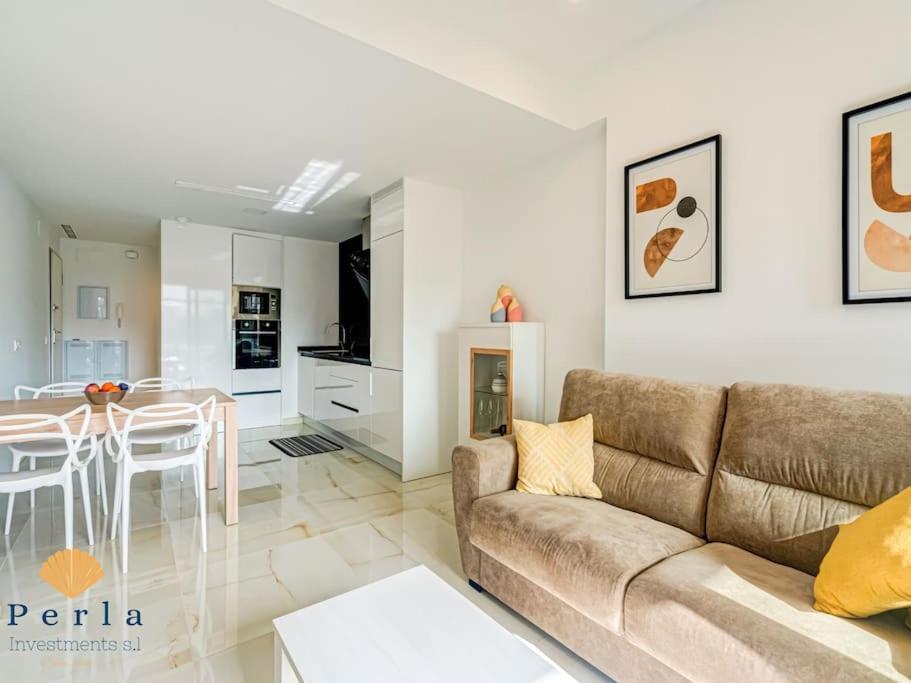 Beautiful 2 bedroom apartment in Orihuela Costa