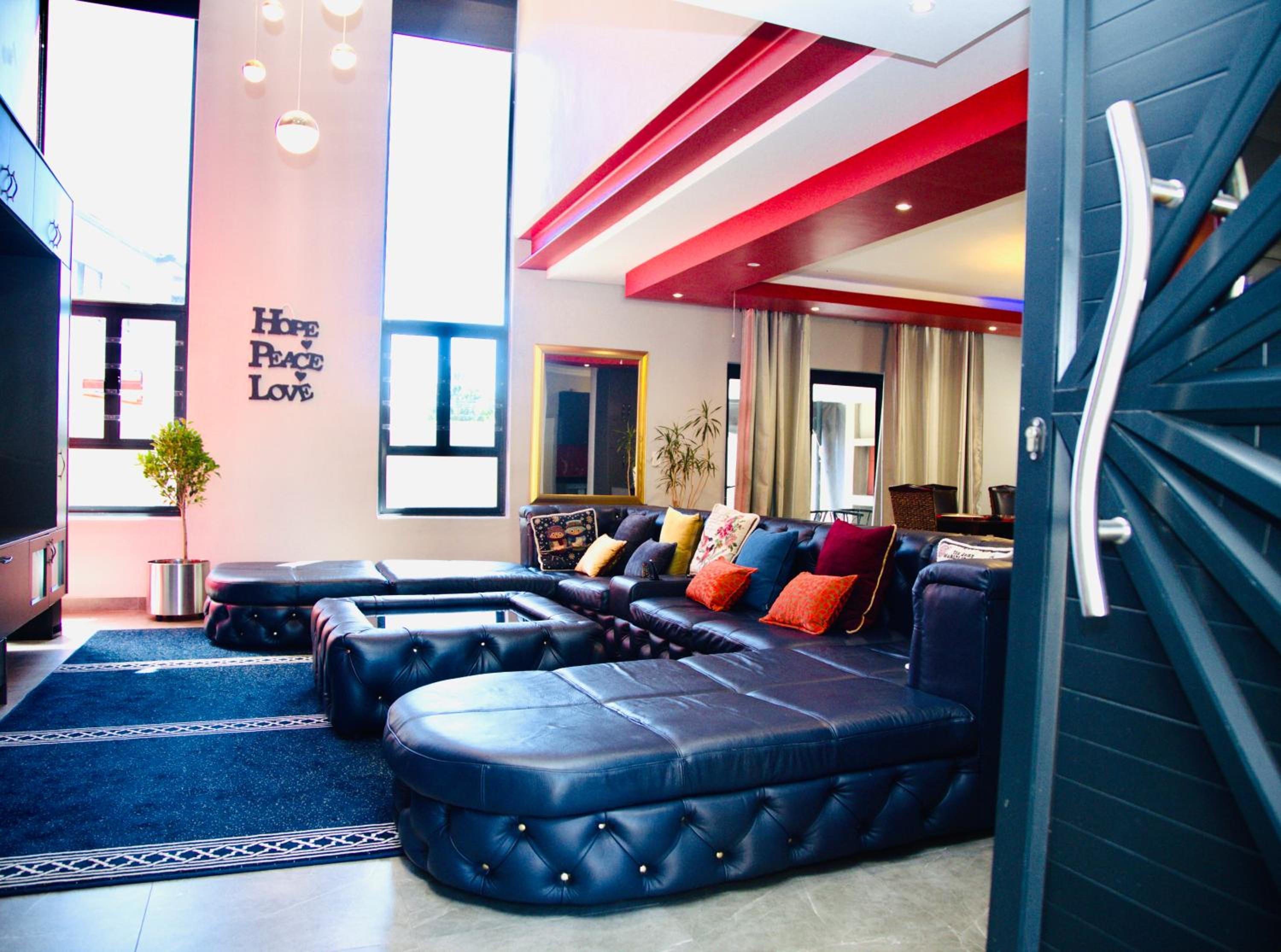 Hotel Enclaves Villa - Image 1