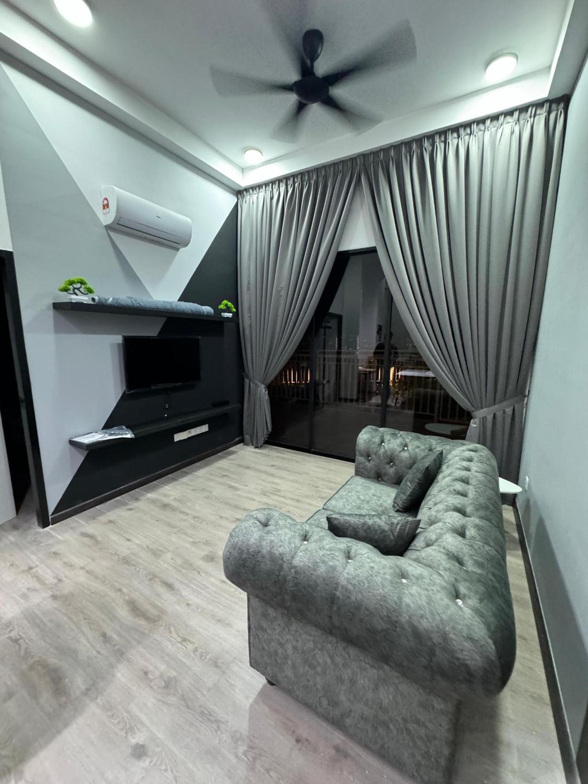 Putra Lakeview 2 Plus One Bedroom photo 6