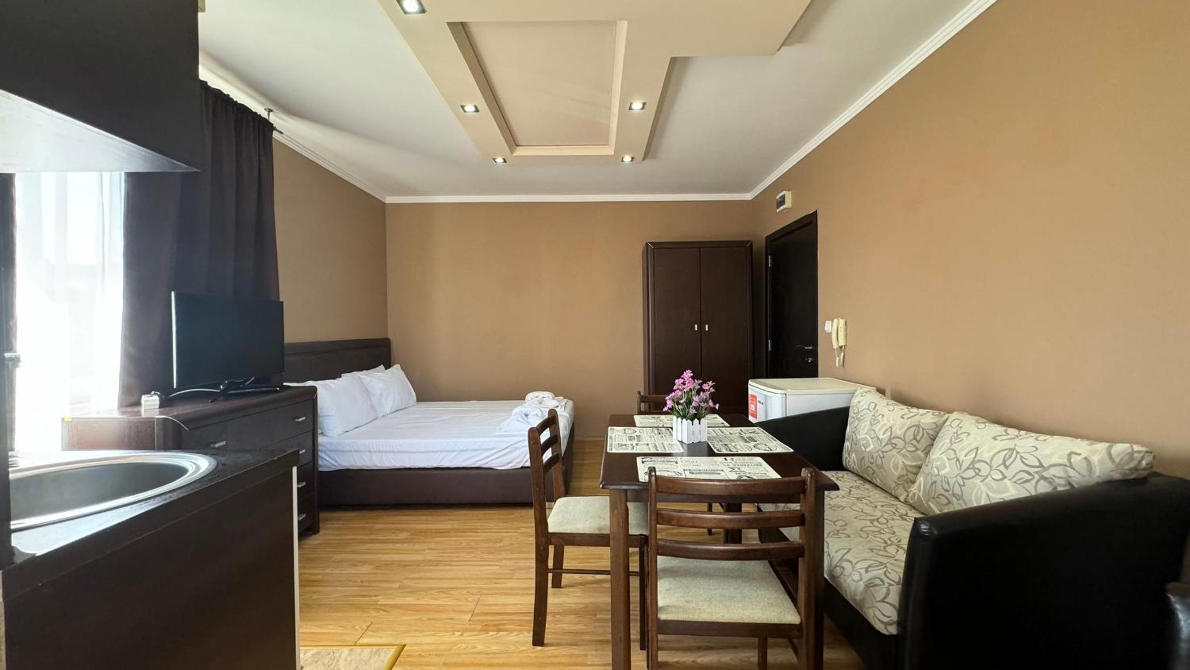Bratanov Bahami Residence Studio