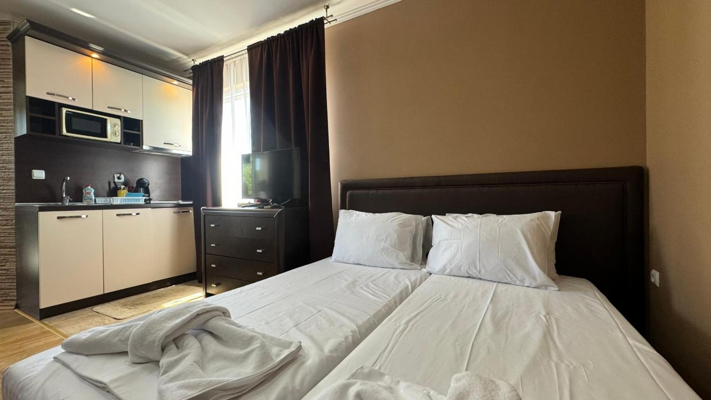 Bratanov Bahami Residence Studio