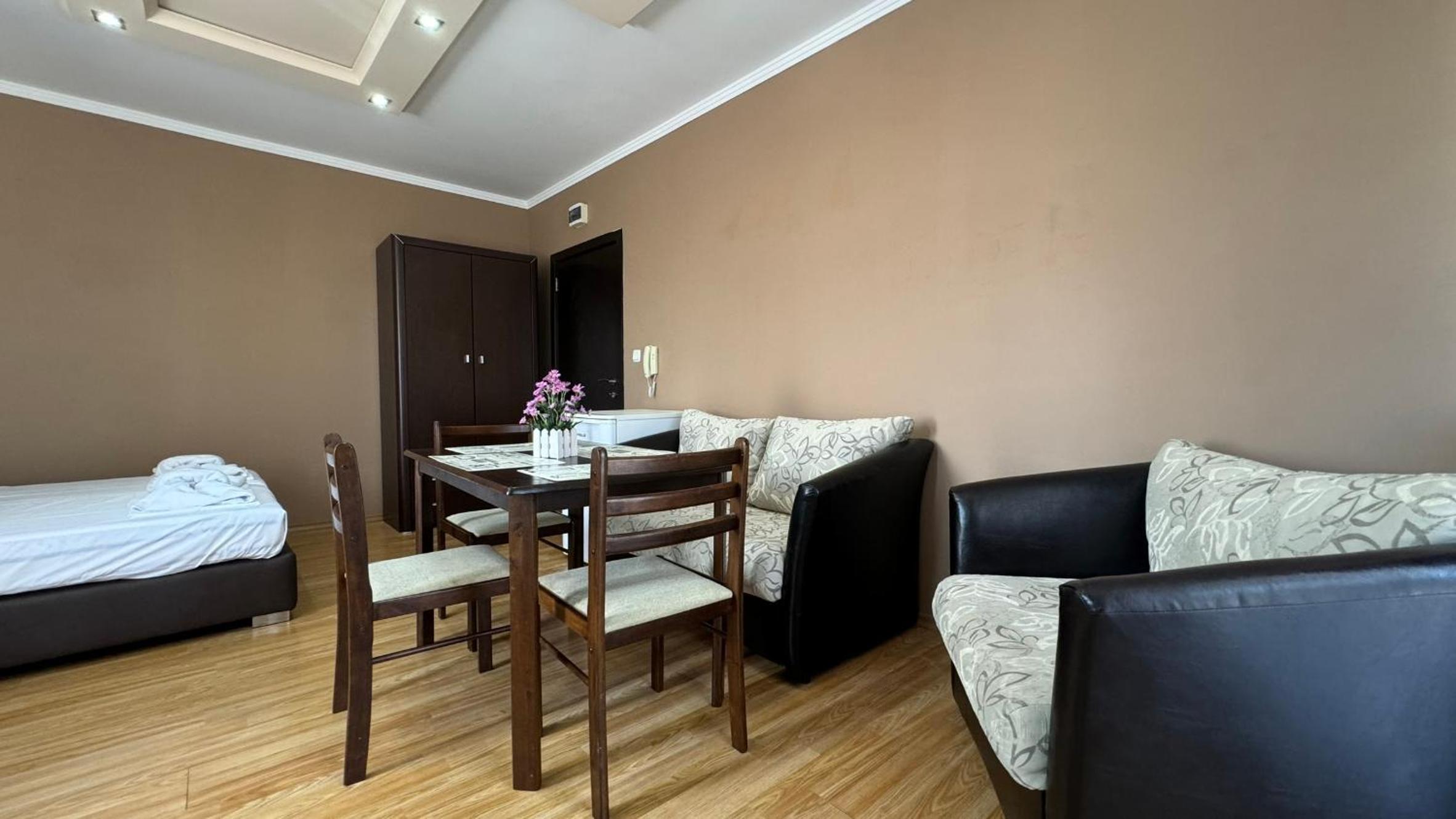 Bratanov Bahami Residence Studio