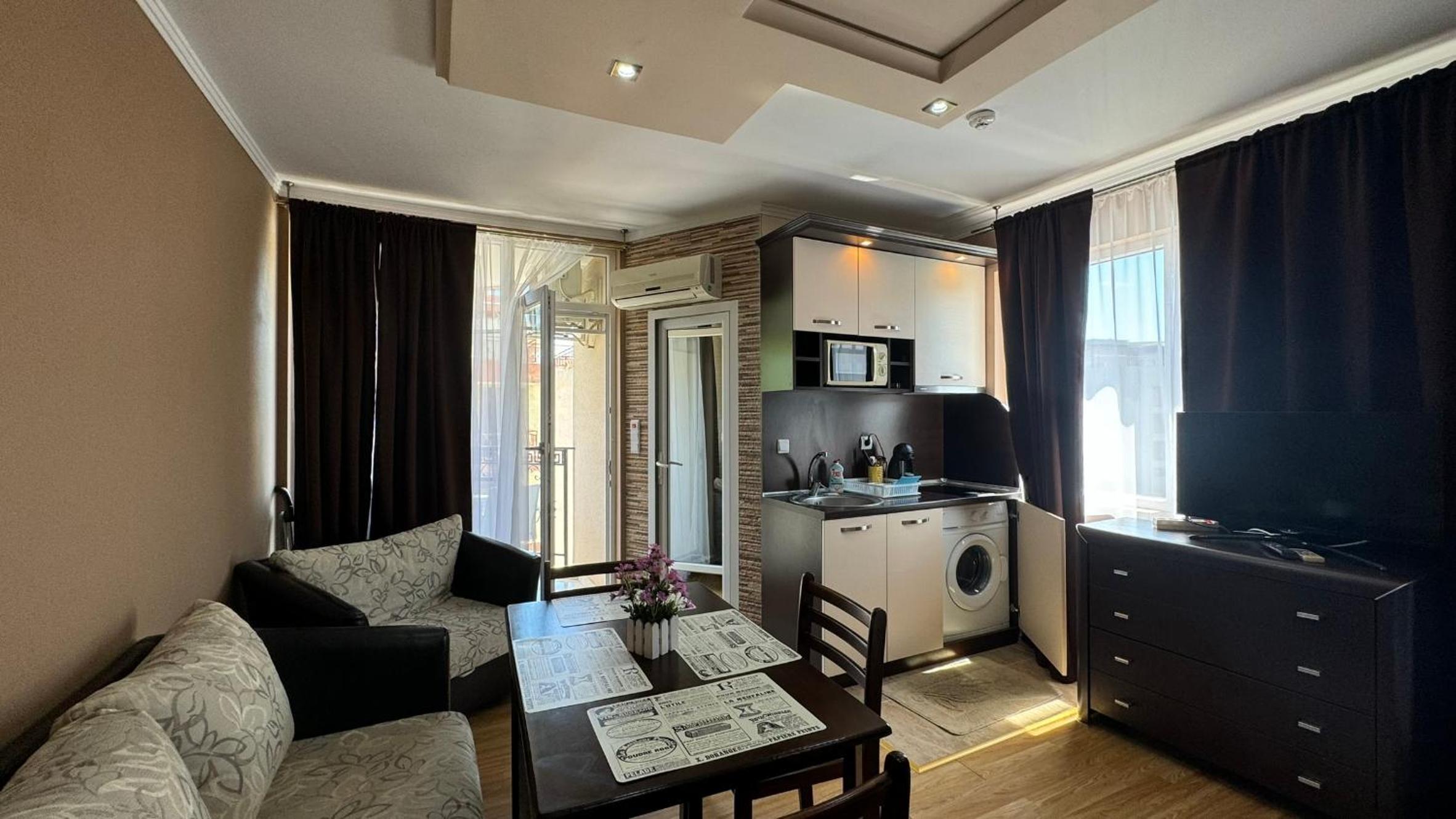 Bratanov Bahami Residence Studio