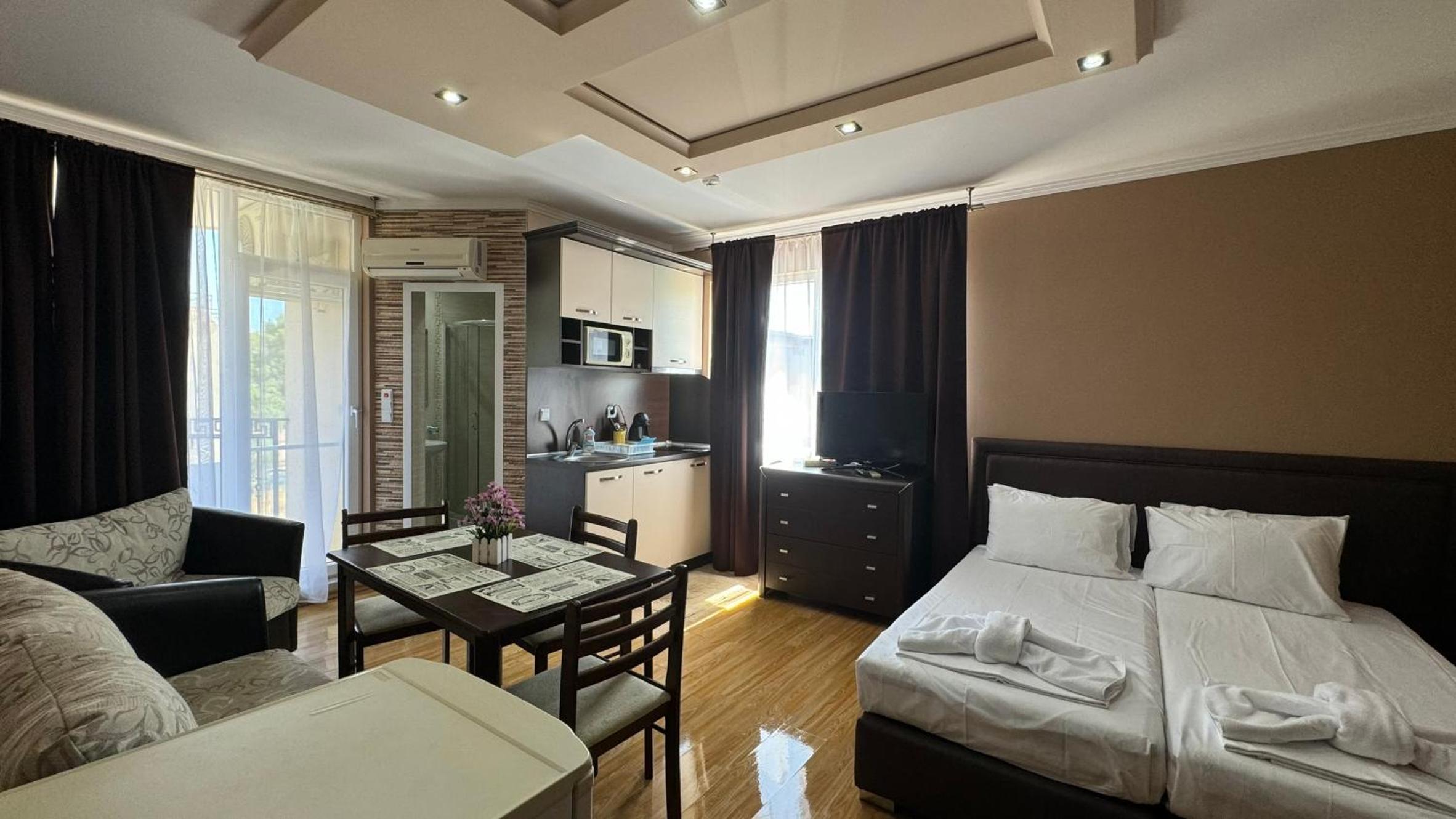 Bratanov Bahami Residence Studio