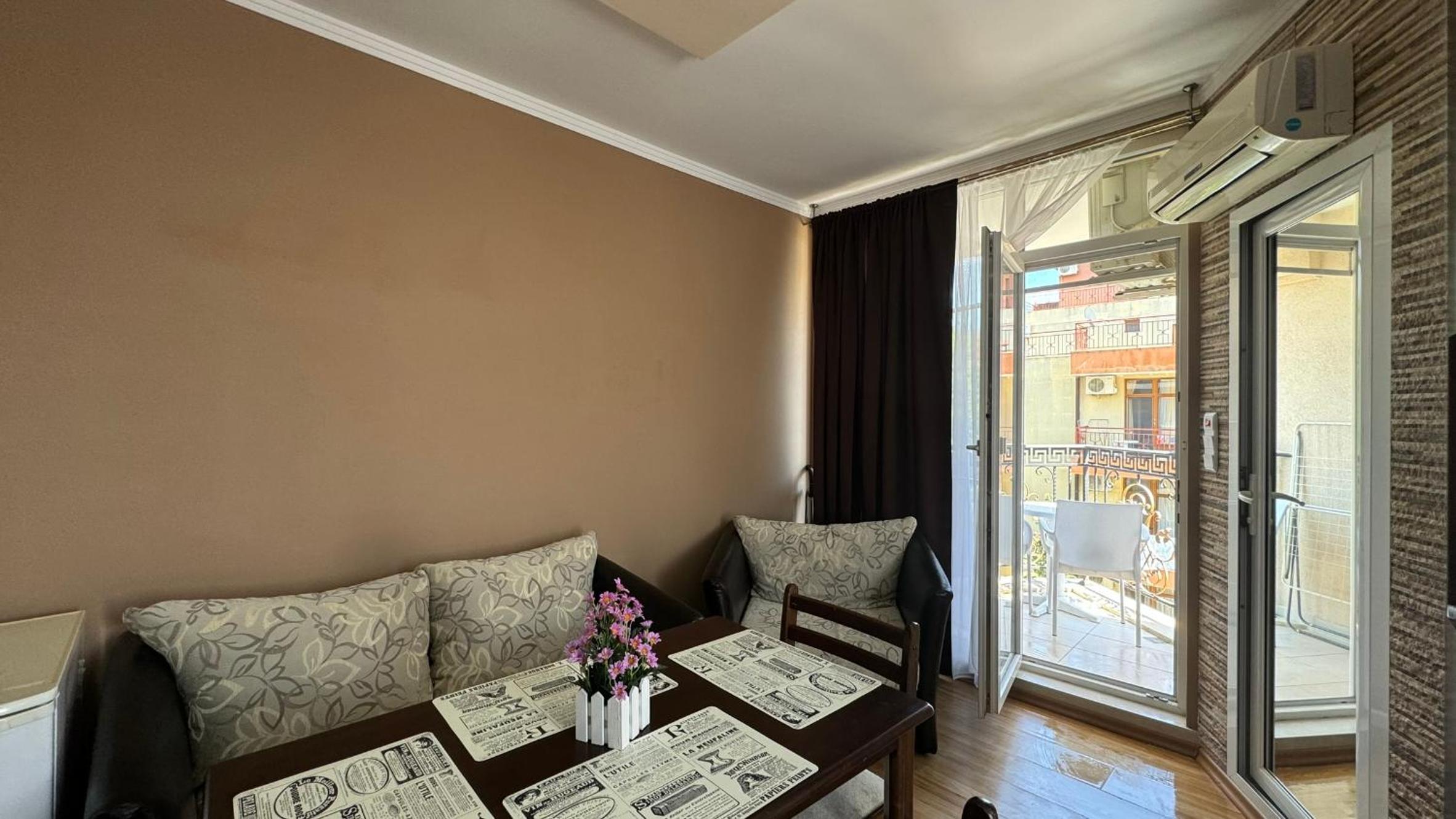 Bratanov Bahami Residence Studio
