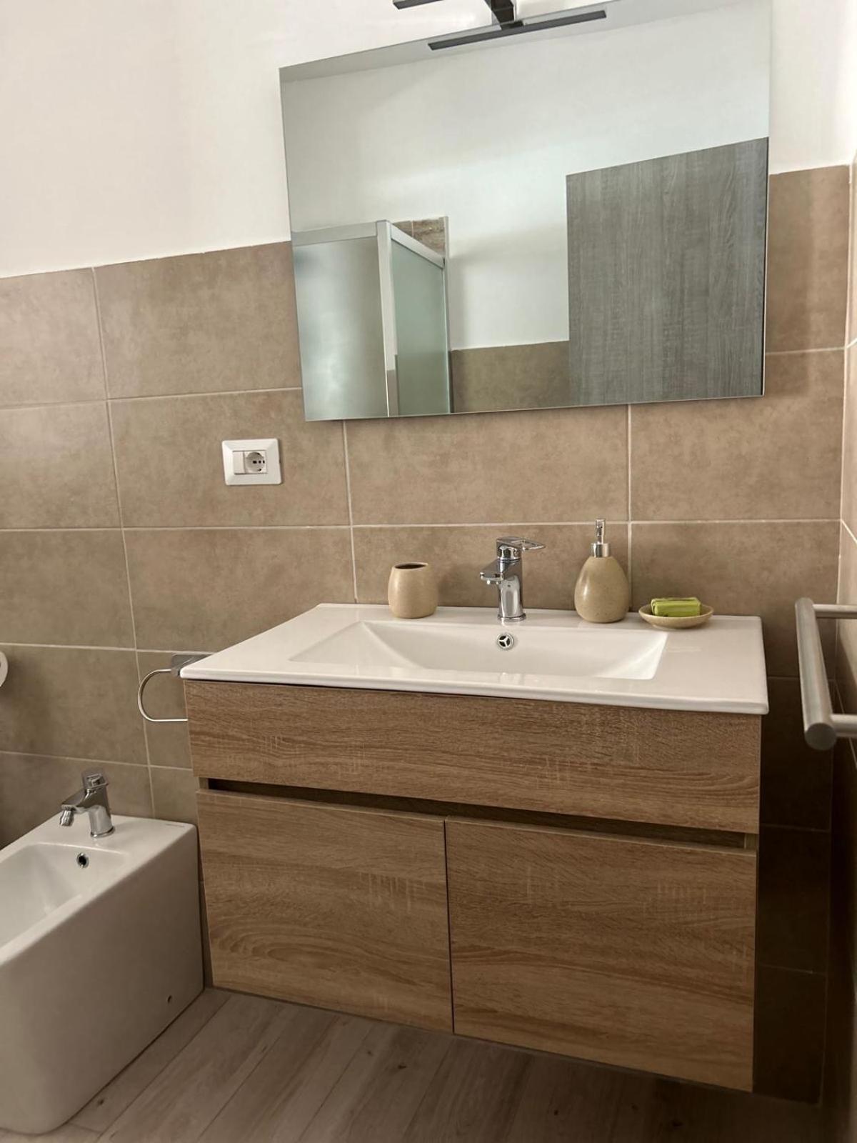 Agrumeto dell Etna en Mascalucia — bathroom