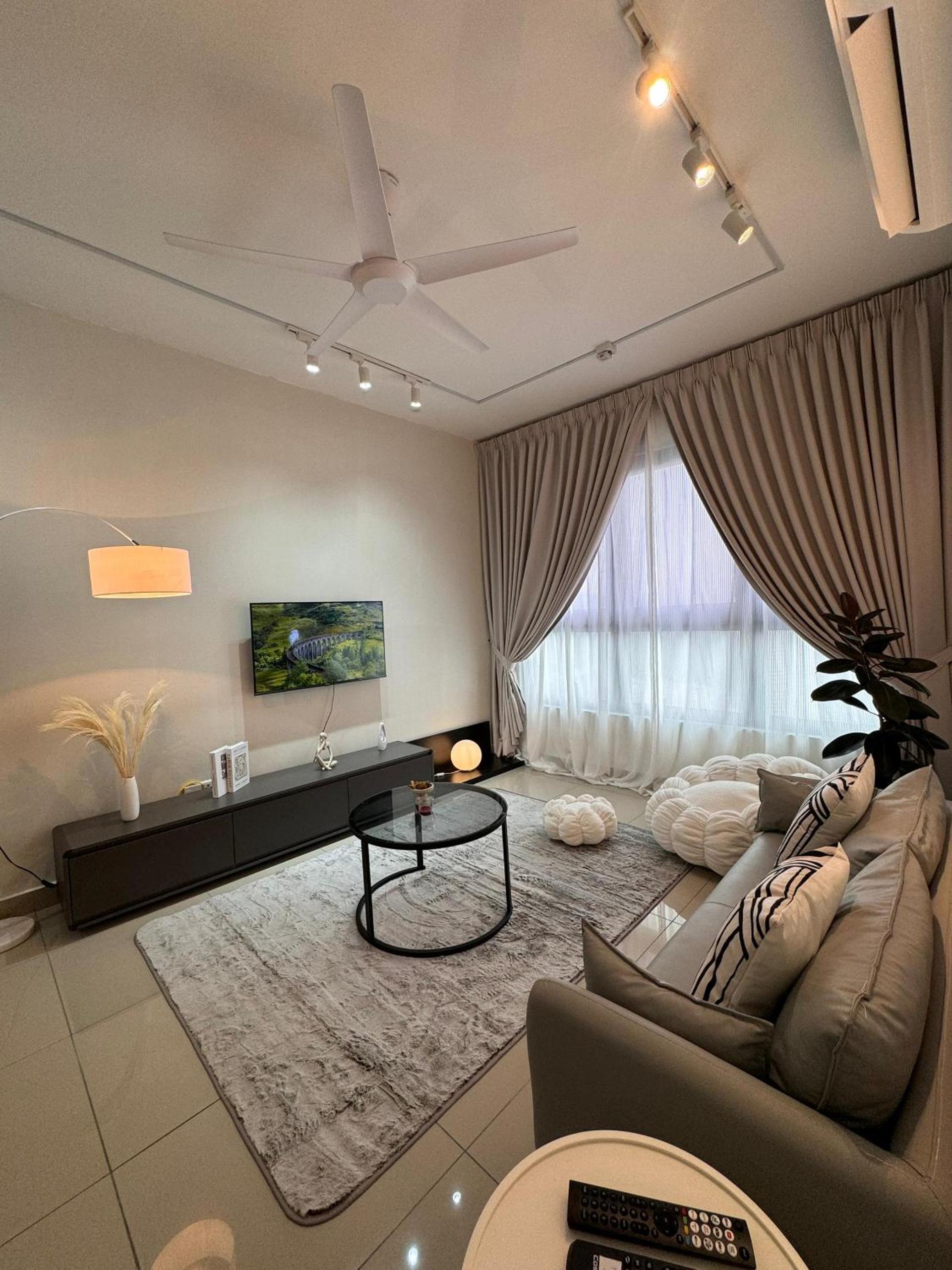 M Vertica KL 3BR
