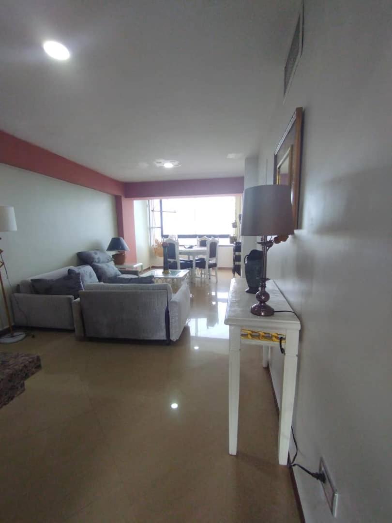 Apartamento frente a la playa, edificio Margarita plaza, apto 15 4, 2 dormitorios 2 baños avenida santiago mariño frente al mar view 5