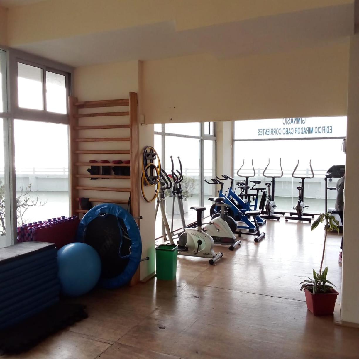 Excelente Depto 2 dormitorios frente y vista al mar playa Varese, Edificio Cabo Corrientes