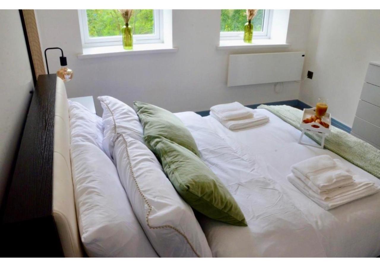 Comfortable Apartment in desirable area of Preston view 2