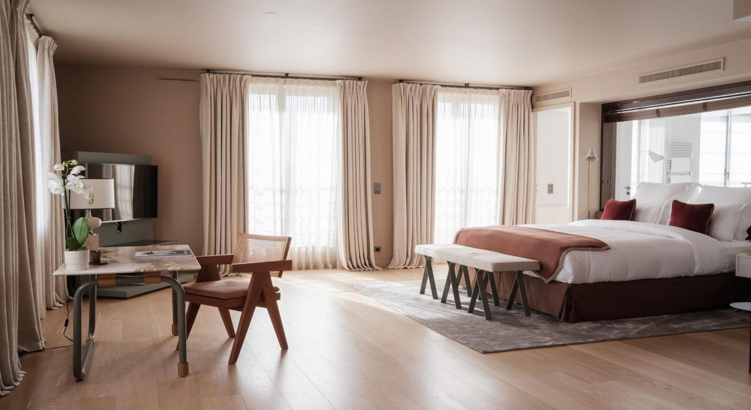 hotel room