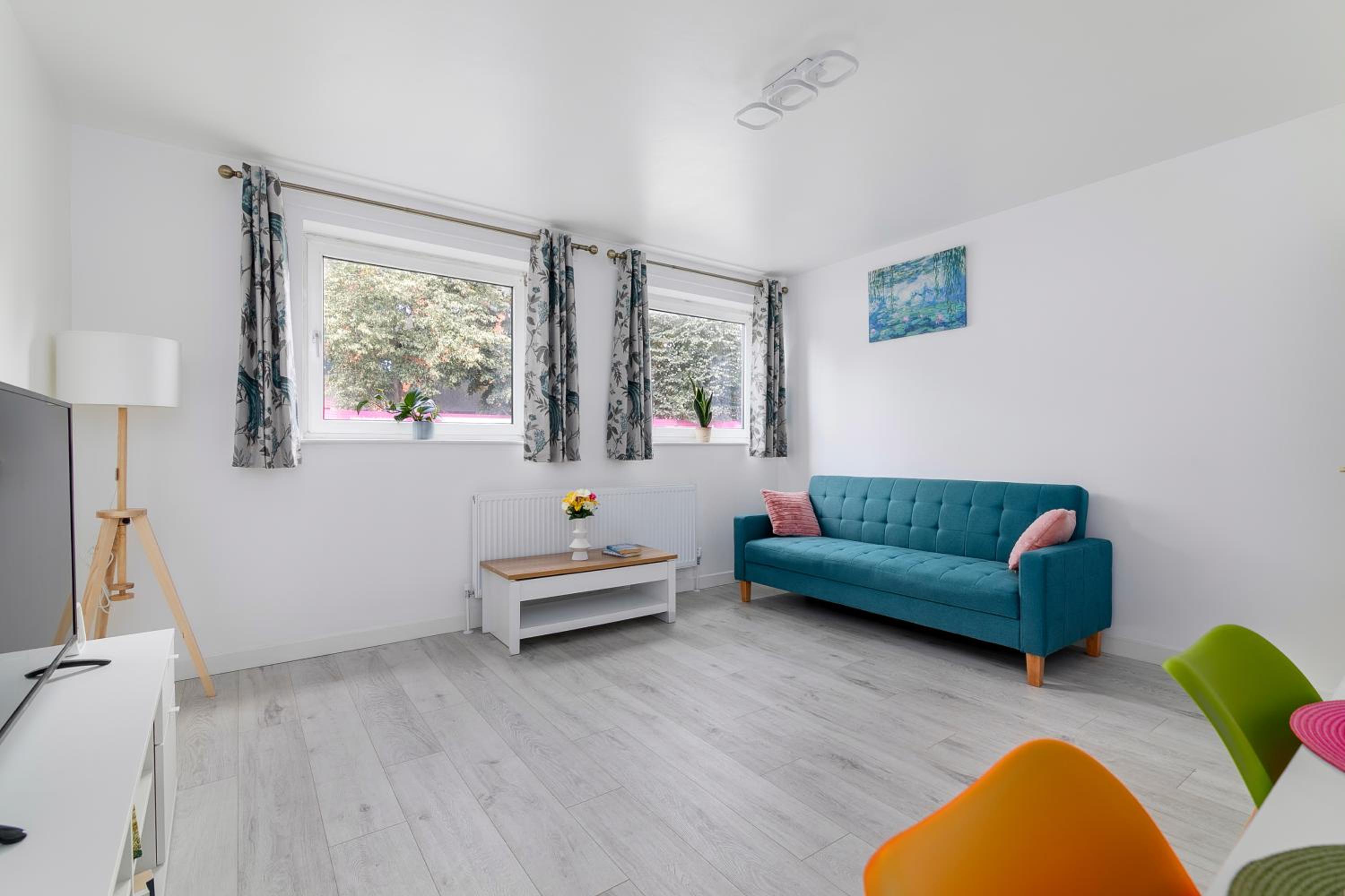A Stunning Flat in London, Gants Hill view 4