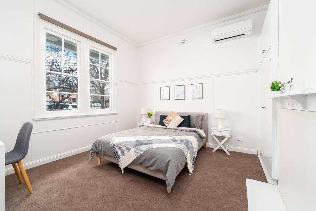 Popular Central Location King Bed The Repose