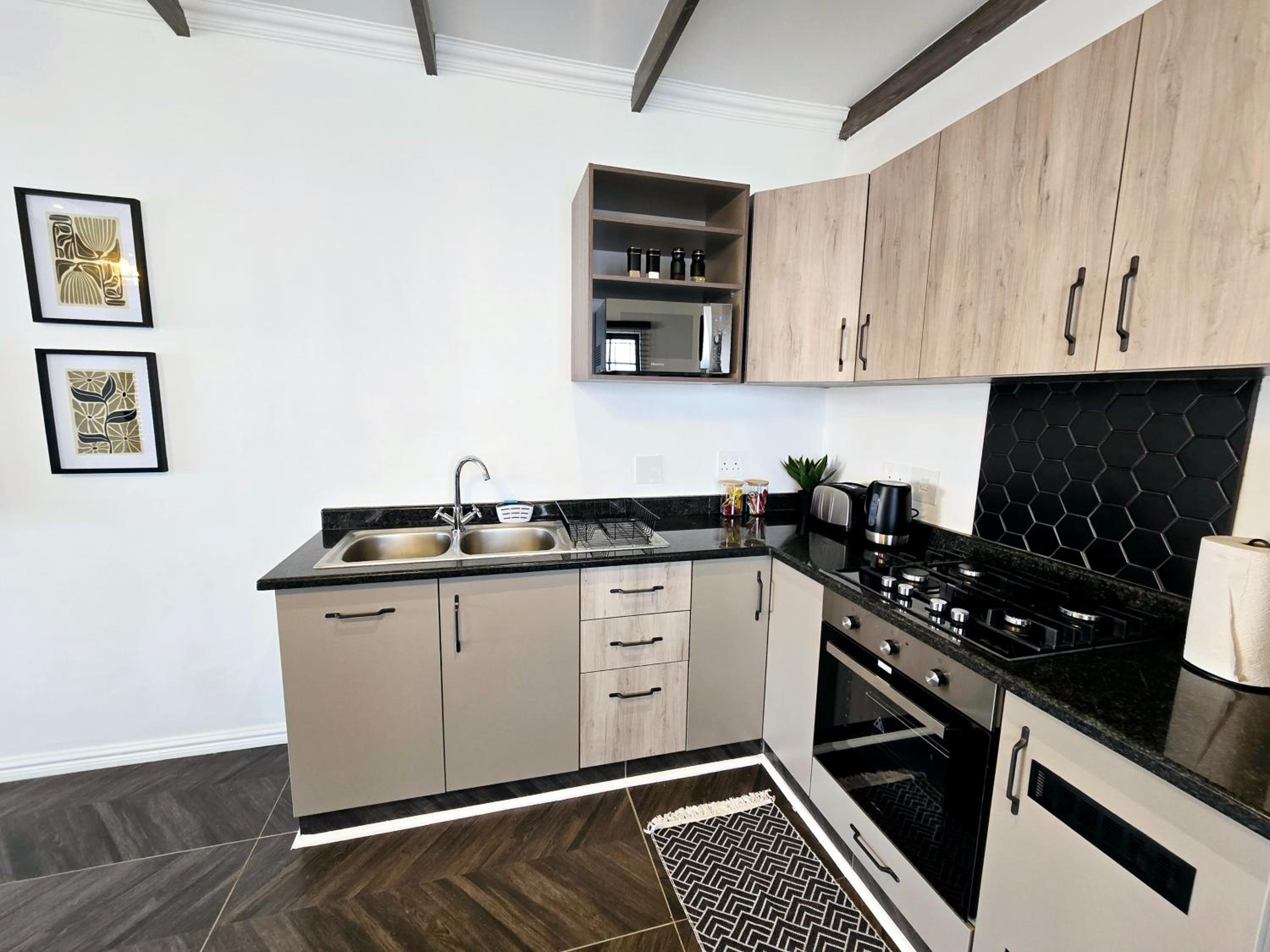 Hampton Collection Avenues - Urban 4 Sleeper Serviced Apartment view 5