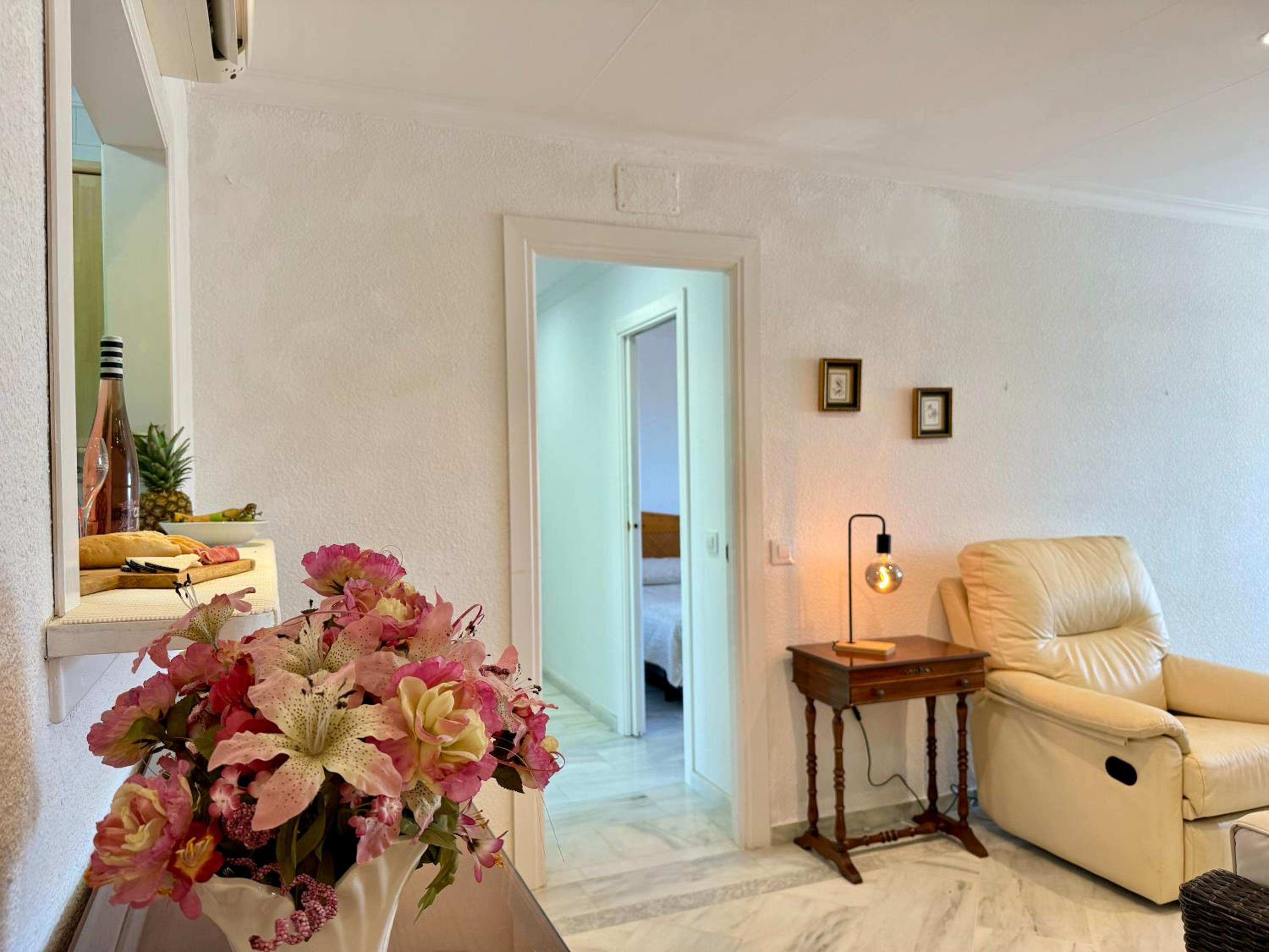 Apartamento con vistas al mar y piscina en Benalmadena