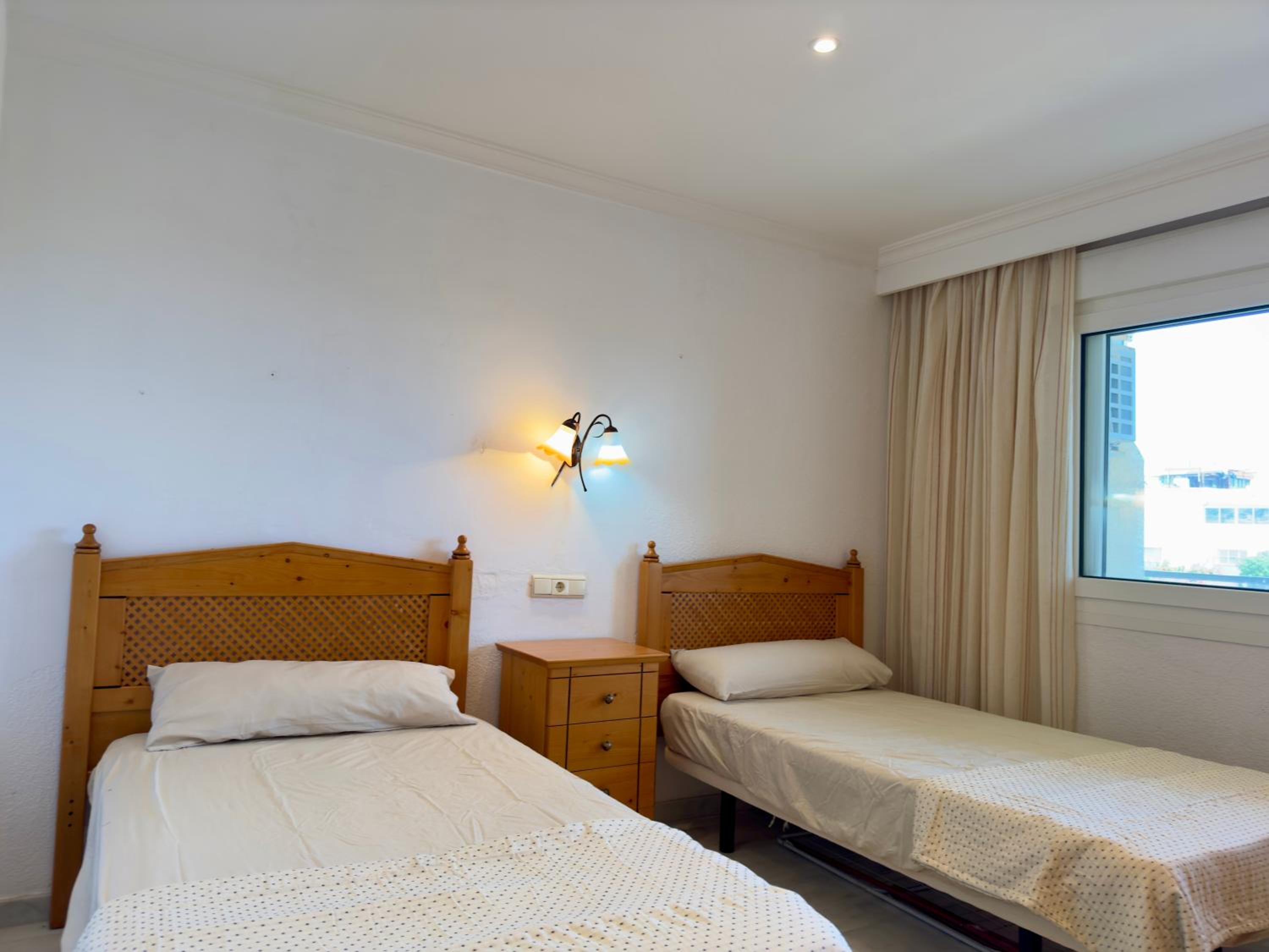 Apartamento con vistas al mar y piscina en Benalmadena