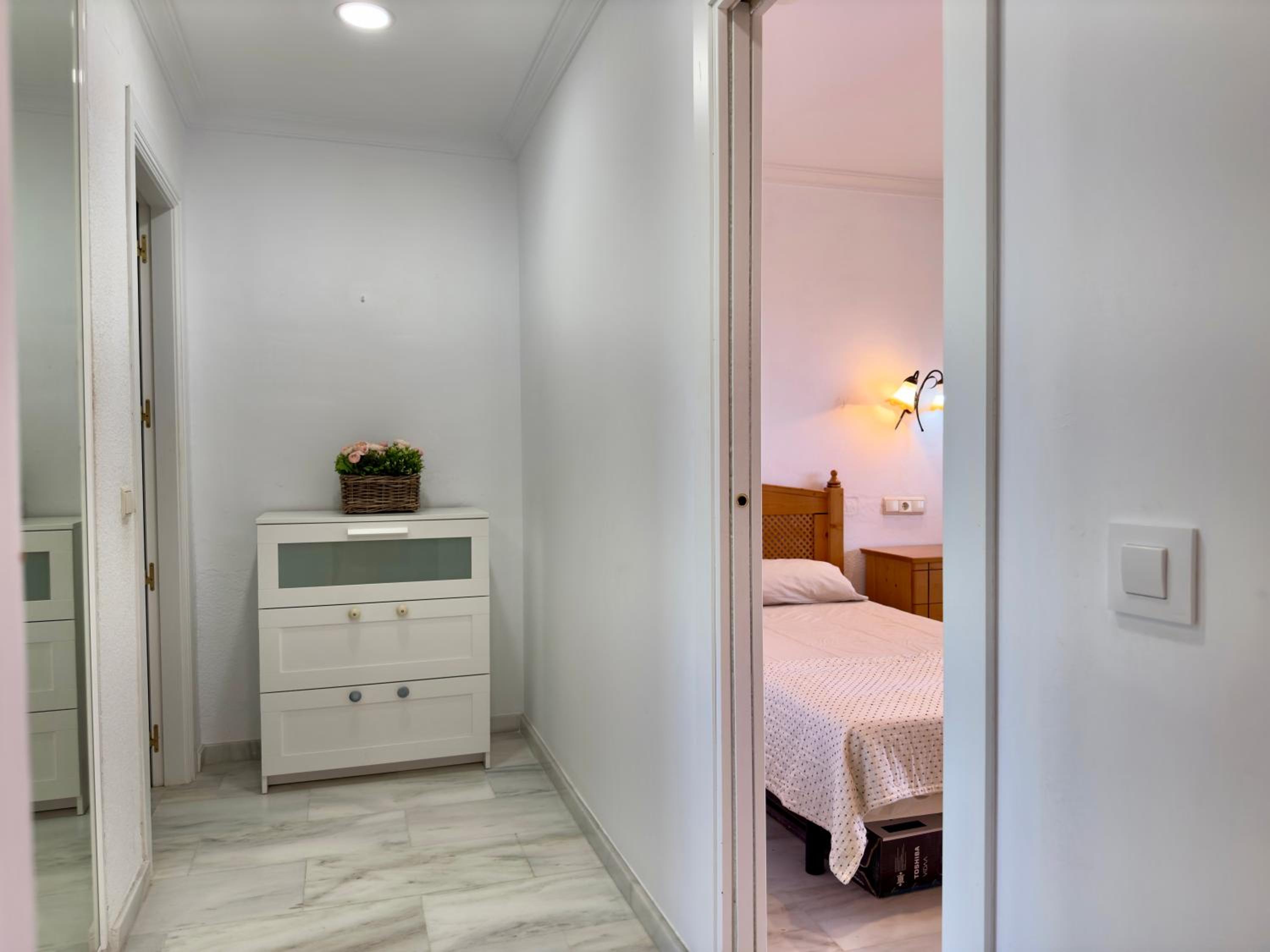Apartamento con vistas al mar y piscina en Benalmadena