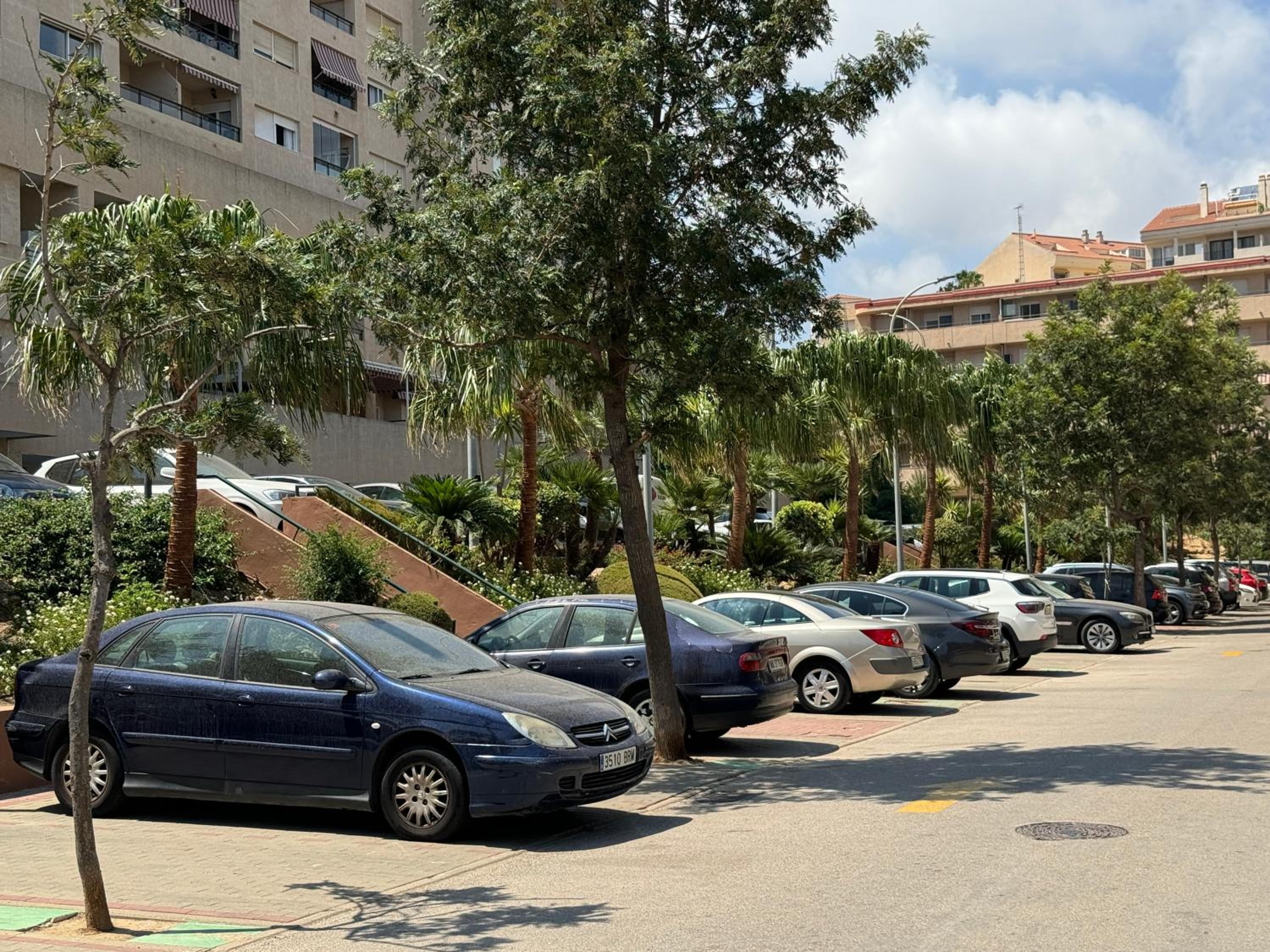 Apartamento con vistas al mar y piscina en Benalmadena