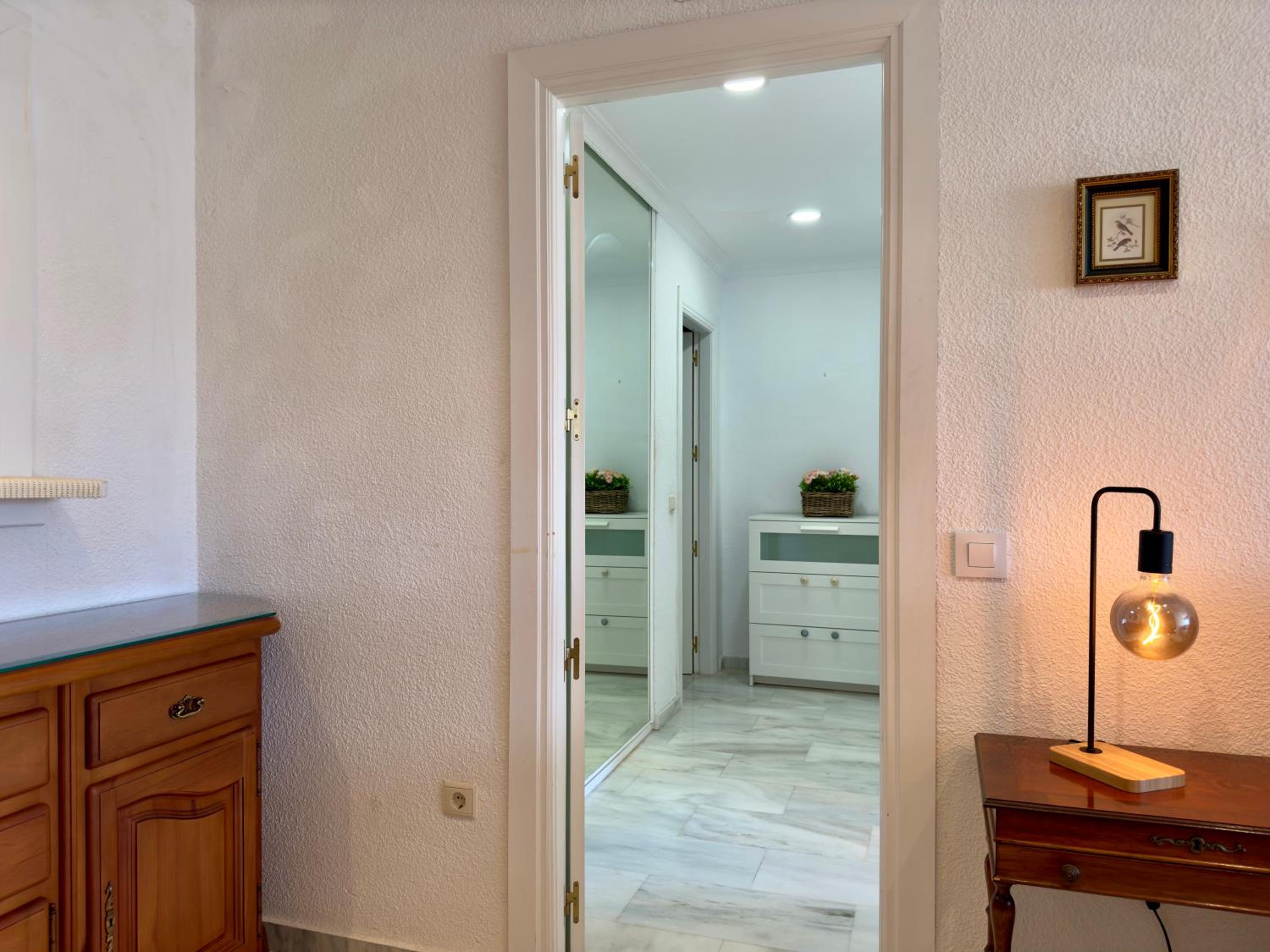 Apartamento con vistas al mar y piscina en Benalmadena