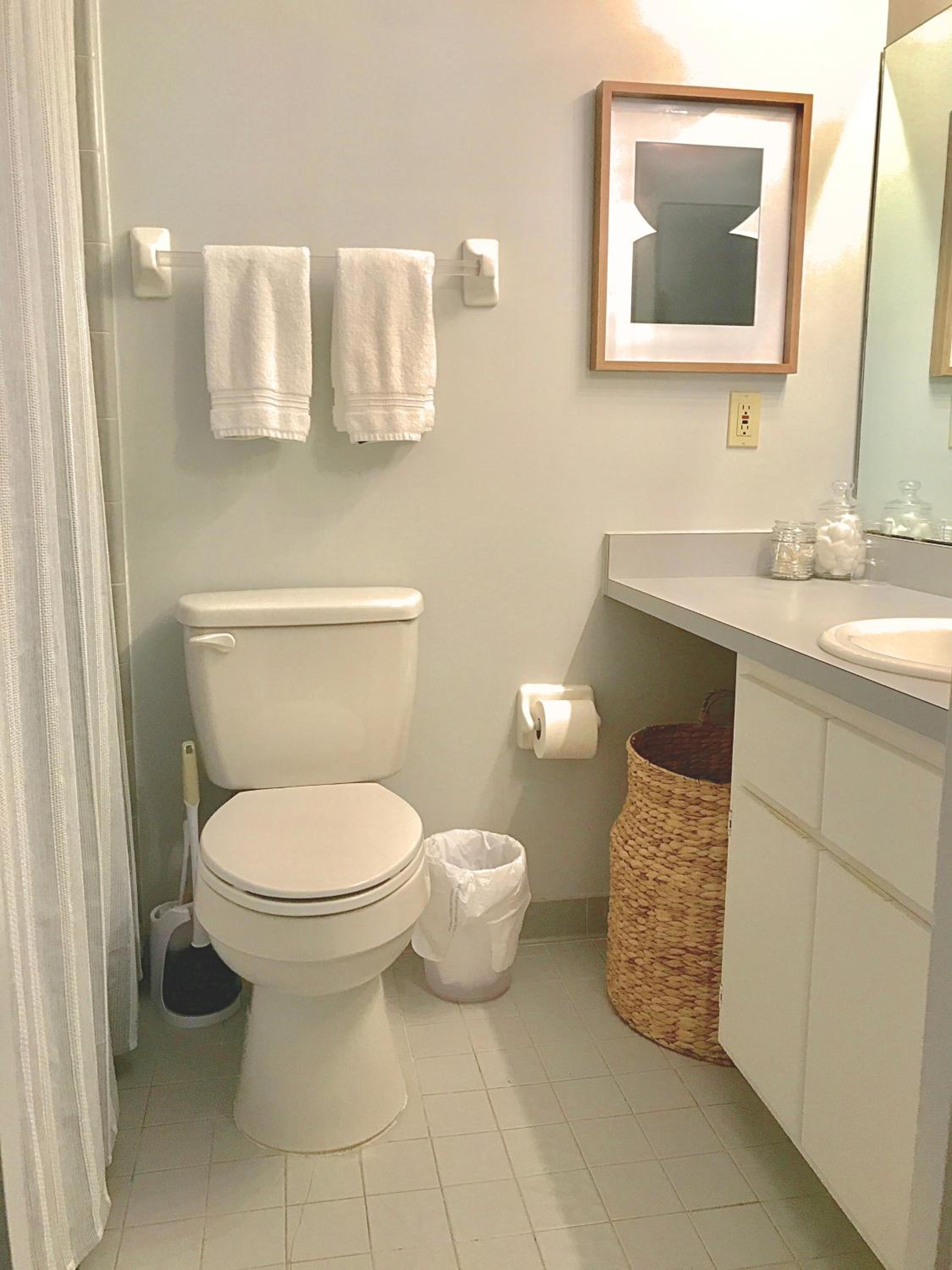 Quiet, convenient & Modern Haven view 5