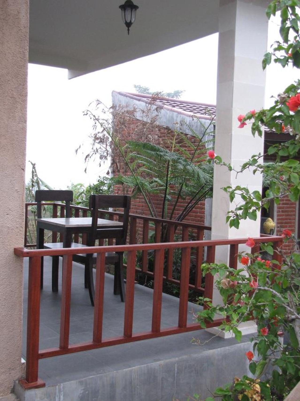 Terrasse du Lac Munduk