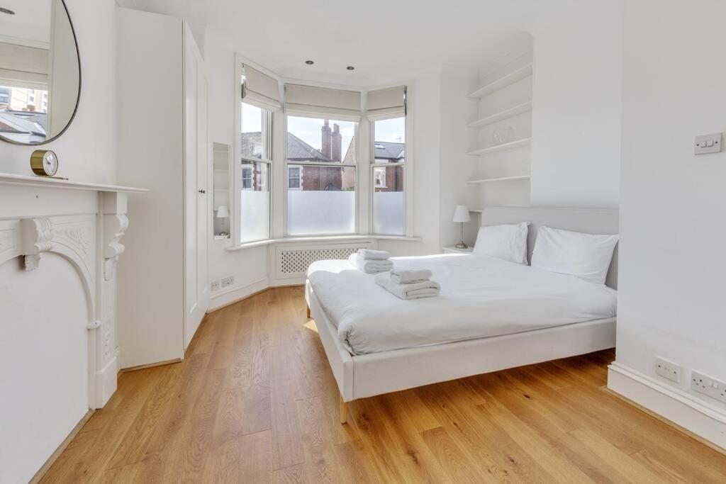 Charming Hampstead Retreat with Patio view 2