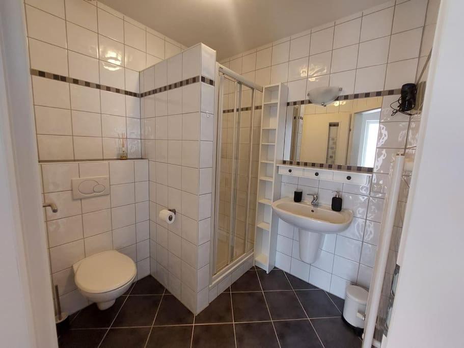 TheLakeHouse 70m2 Appartment with terrasse and or 25m2 single Room