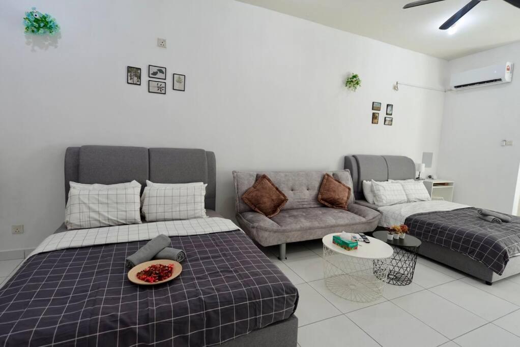 AustinHeight- Studio AkademikSuite5Pax