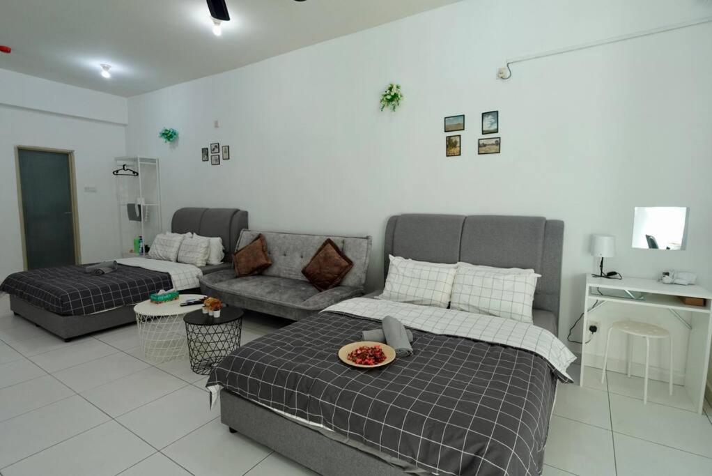 AustinHeight- Studio AkademikSuite5Pax