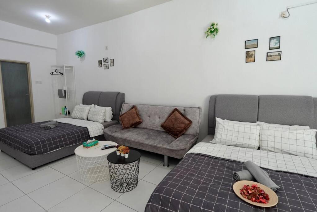 AustinHeight- Studio AkademikSuite5Pax