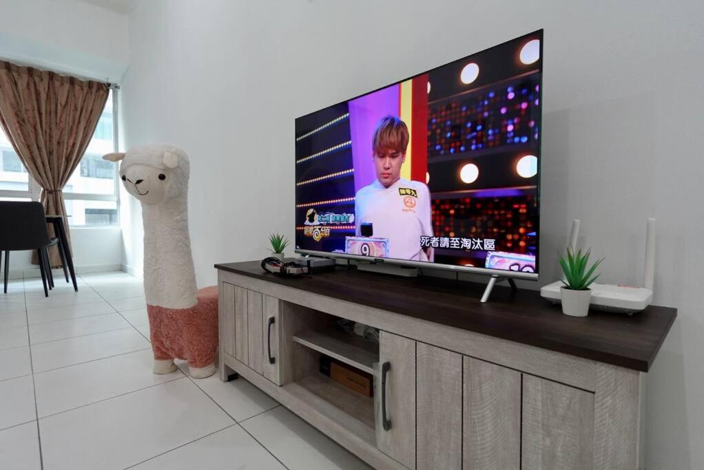 AustinHeight- Studio AkademikSuite5Pax