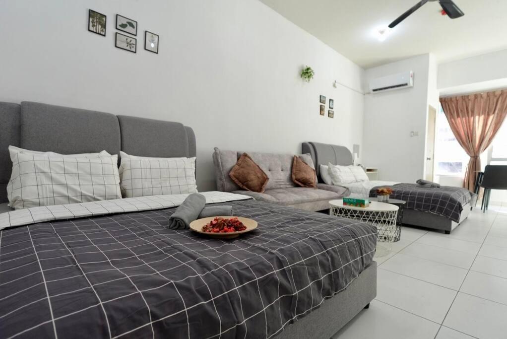 AustinHeight- Studio AkademikSuite5Pax