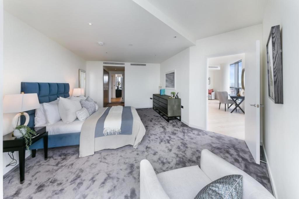 High level near Canary Wharf-O2-Excel-London Bridge-Waterloo-Westminster-Bond street