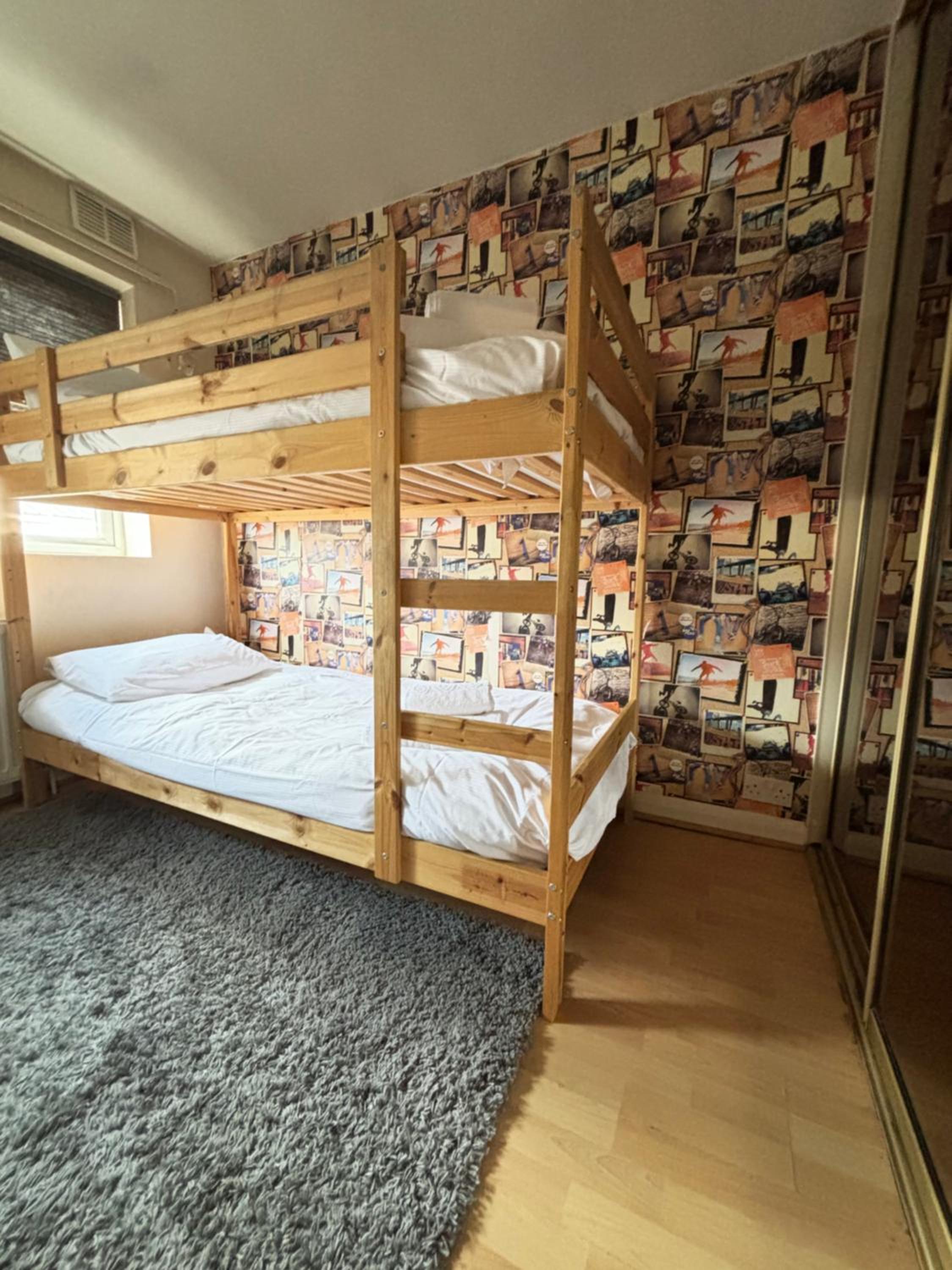 City Airport serviced house London — hotel room