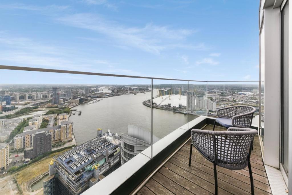 High level near Canary Wharf-O2-Excel-London Bridge-Waterloo-Westminster-Bond street